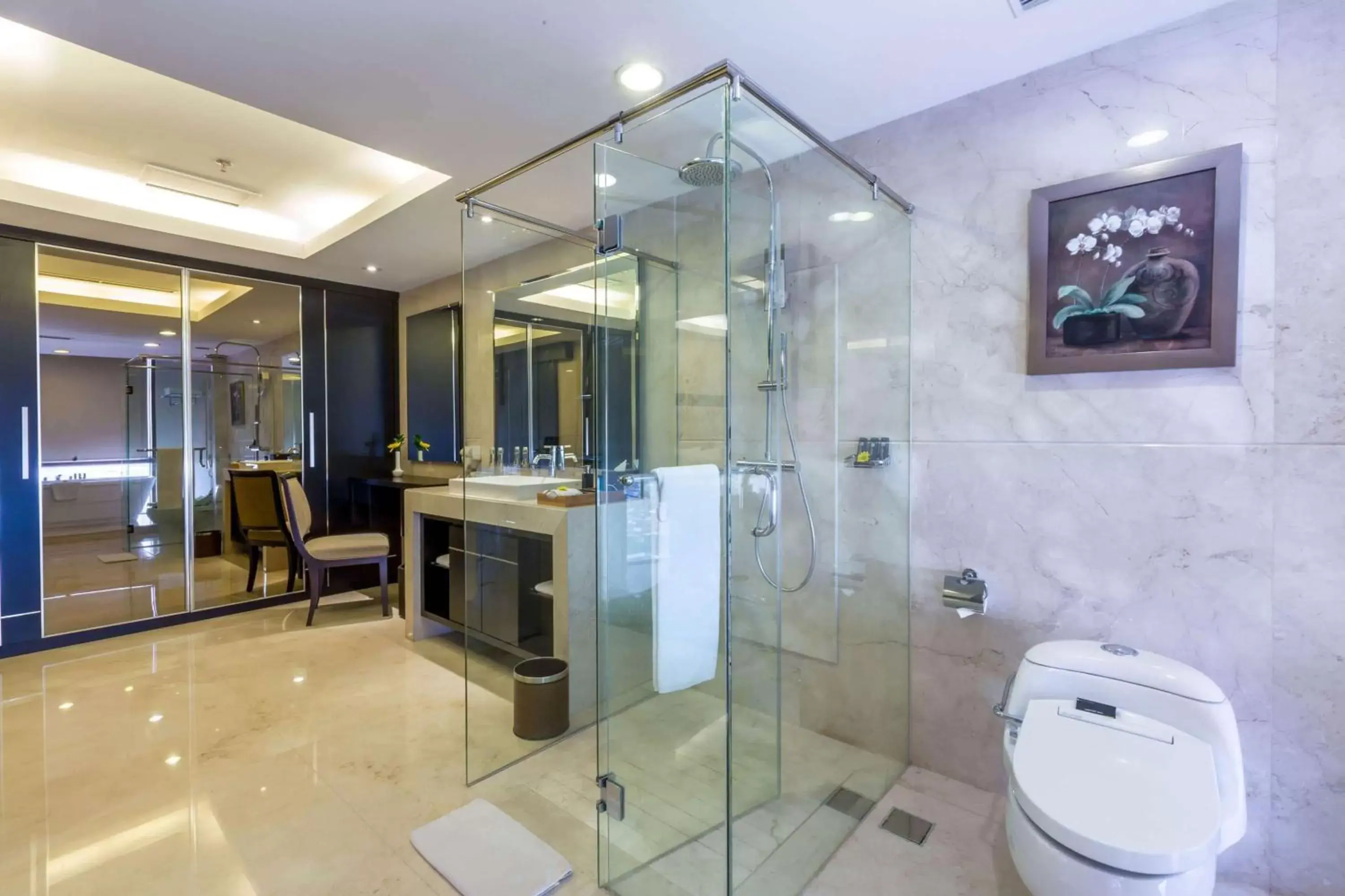 Photo of the whole room, Bathroom in Wyndham Surabaya