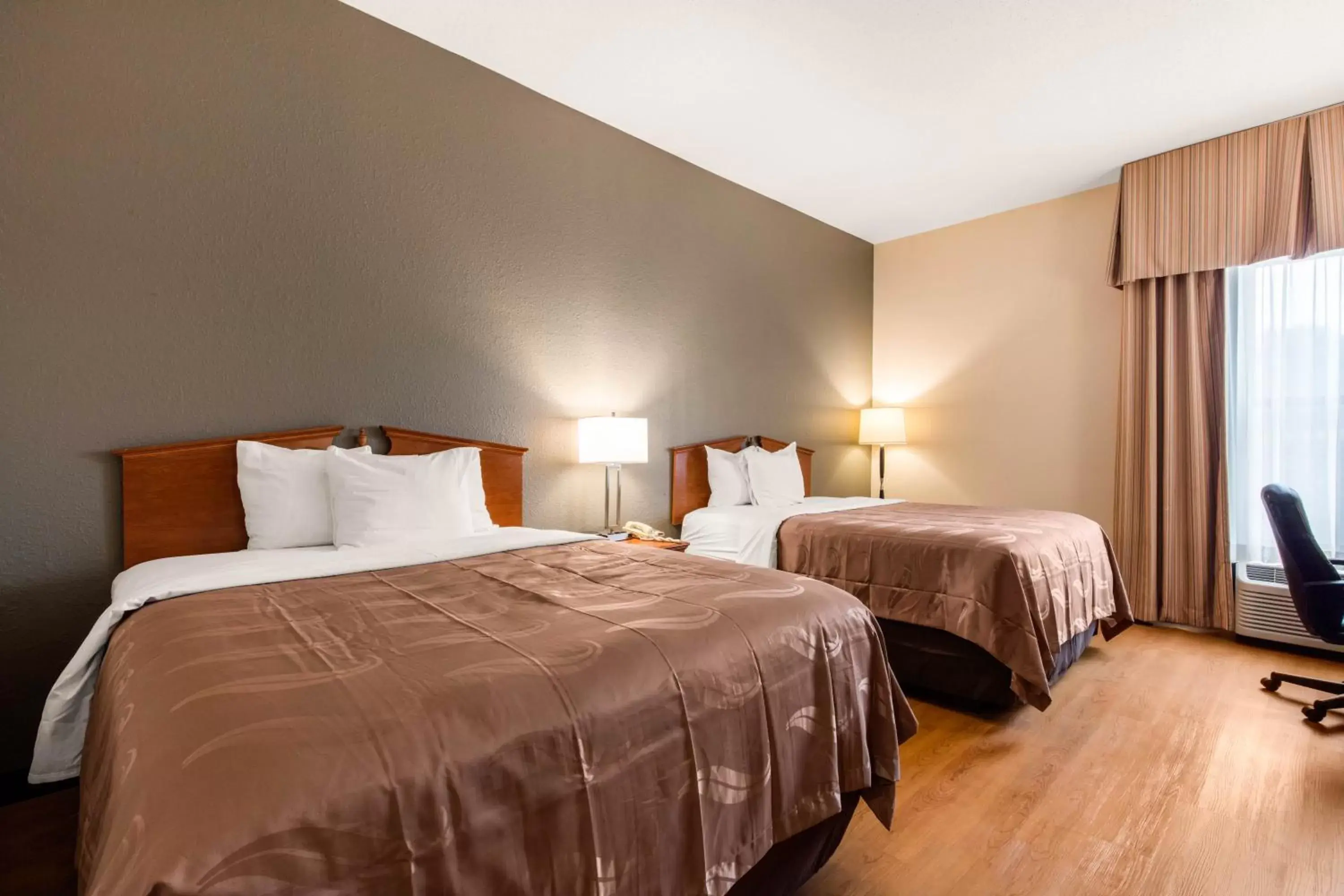 Queen Room with Two Queen Beds - Smoking in Quality Inn Valley - West Point Queen Room with Two Queen Beds - Smoking in Quality Inn Valley - West Point