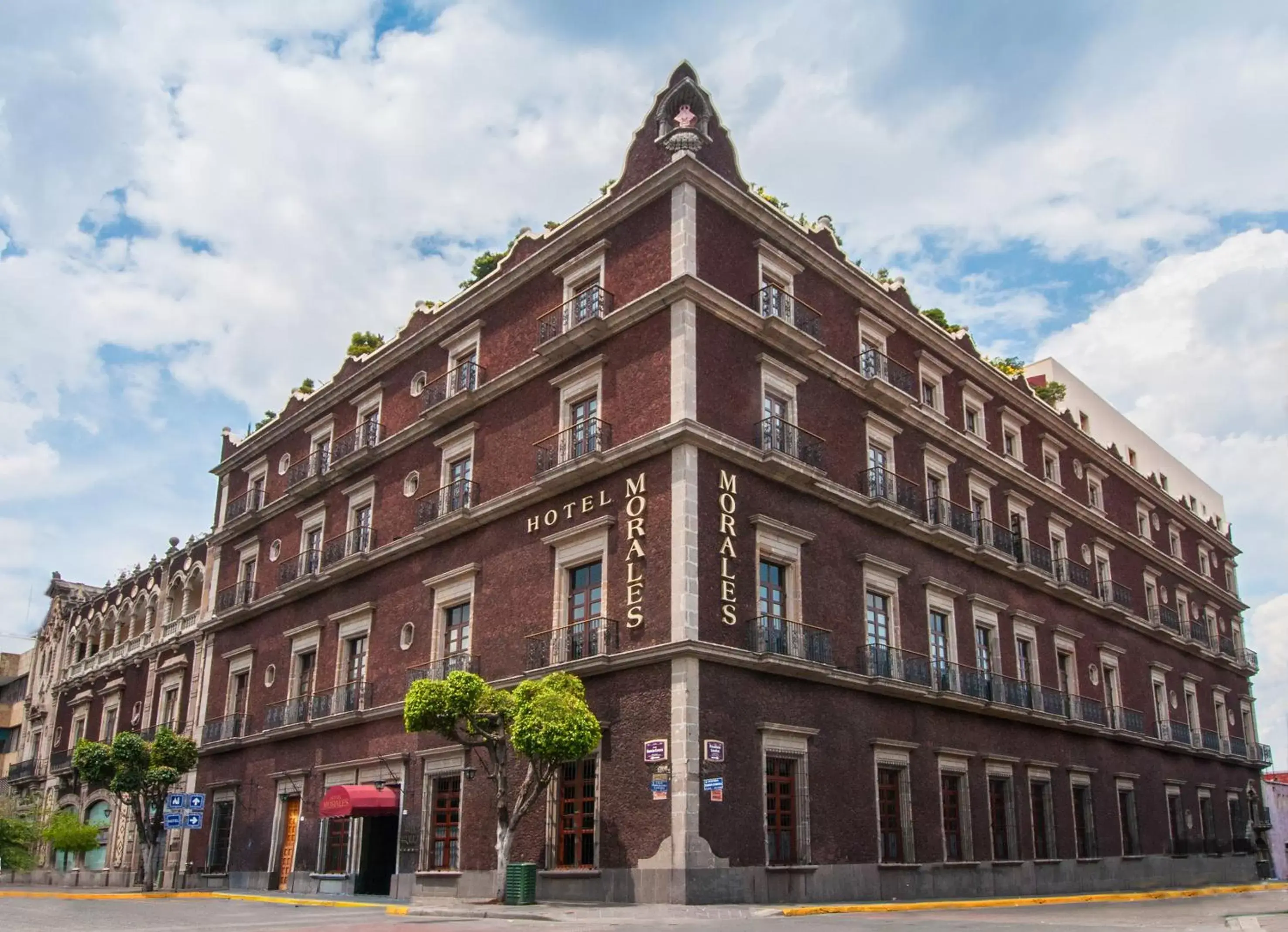 Facade/entrance in Hotel Morales Historical & Colonial Downtown Core