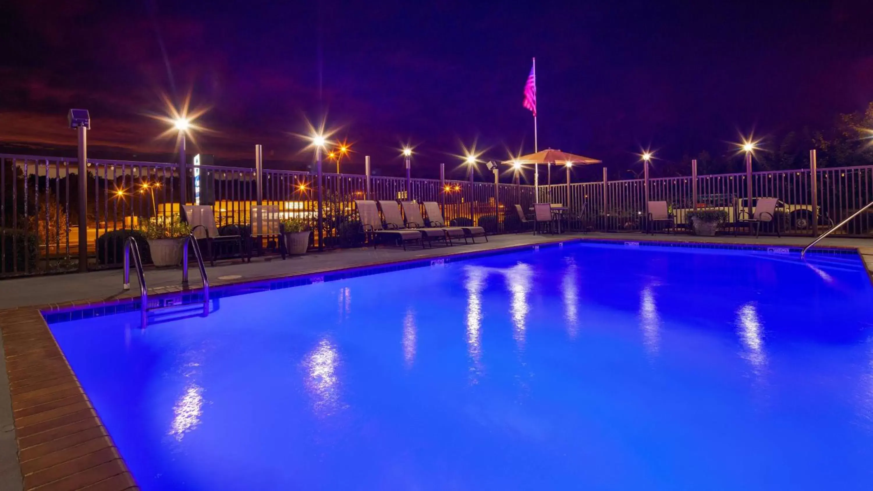 On site, Swimming Pool in Best Western Pineywoods Inn