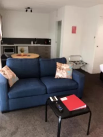 Living room in Coachman Motel