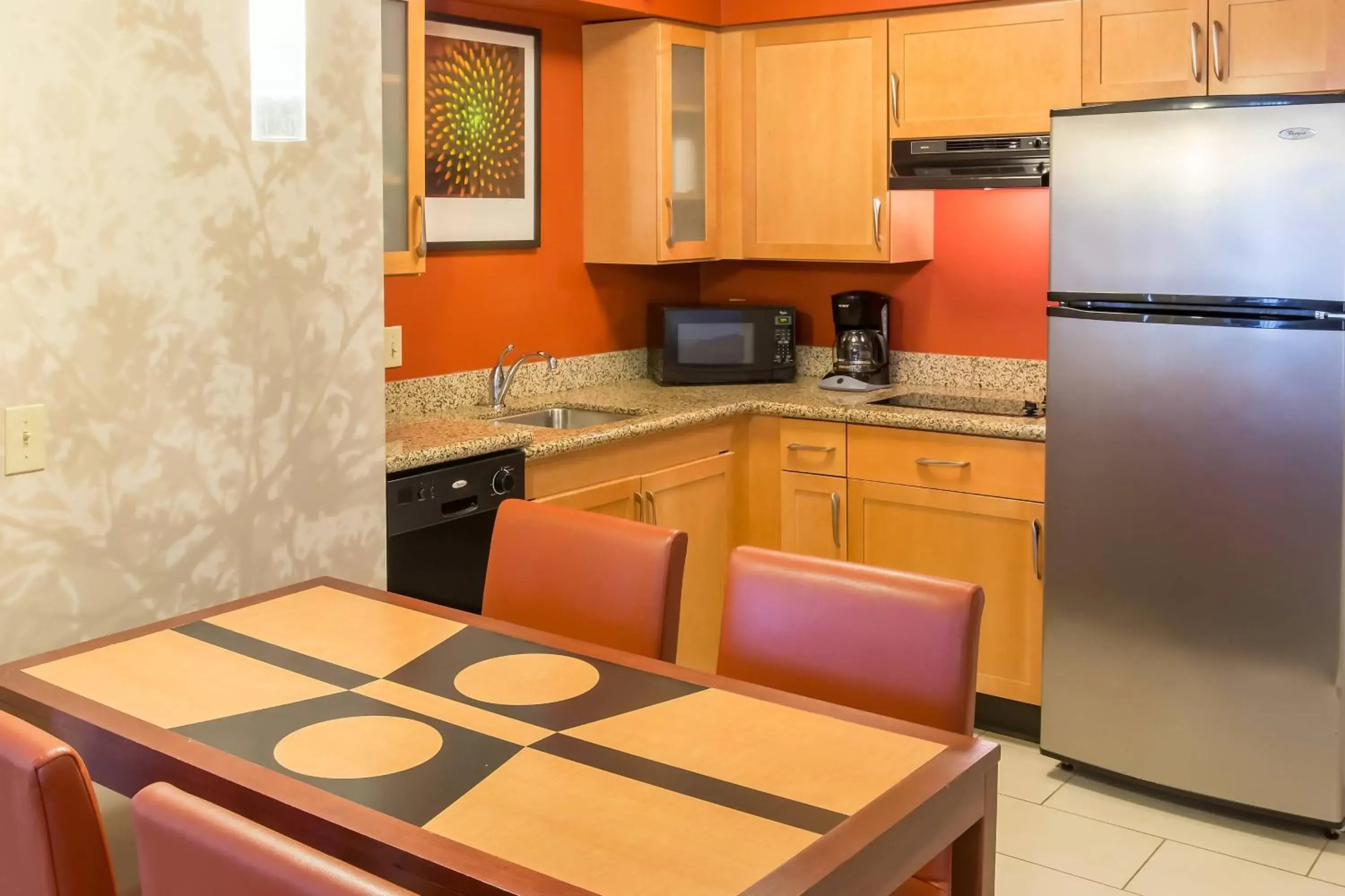 Kitchen or kitchenette, Kitchen/Kitchenette in Residence Inn Sioux Falls