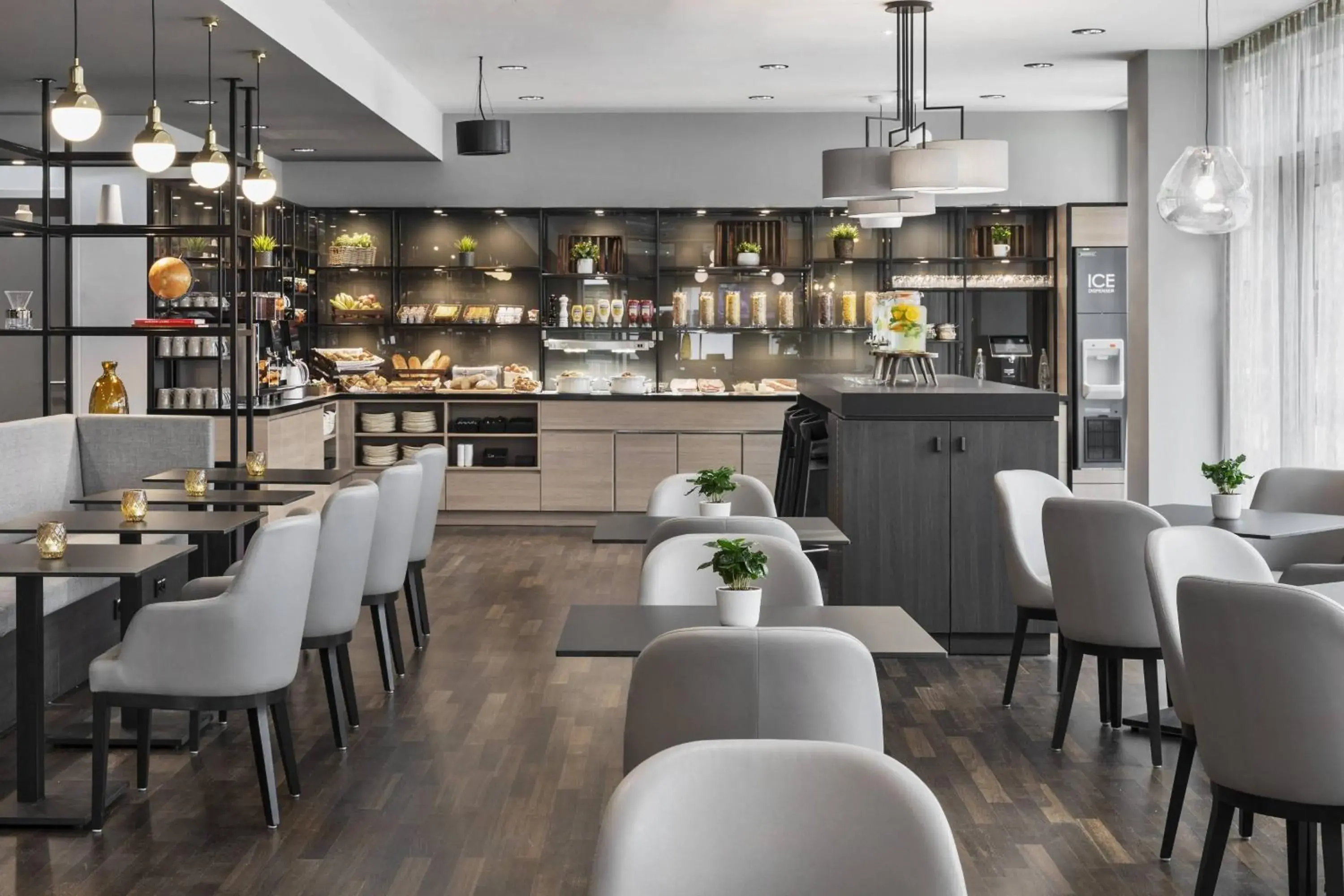 Breakfast, Restaurant/Places to Eat in Residence Inn by Marriott Munich Ostbahnhof