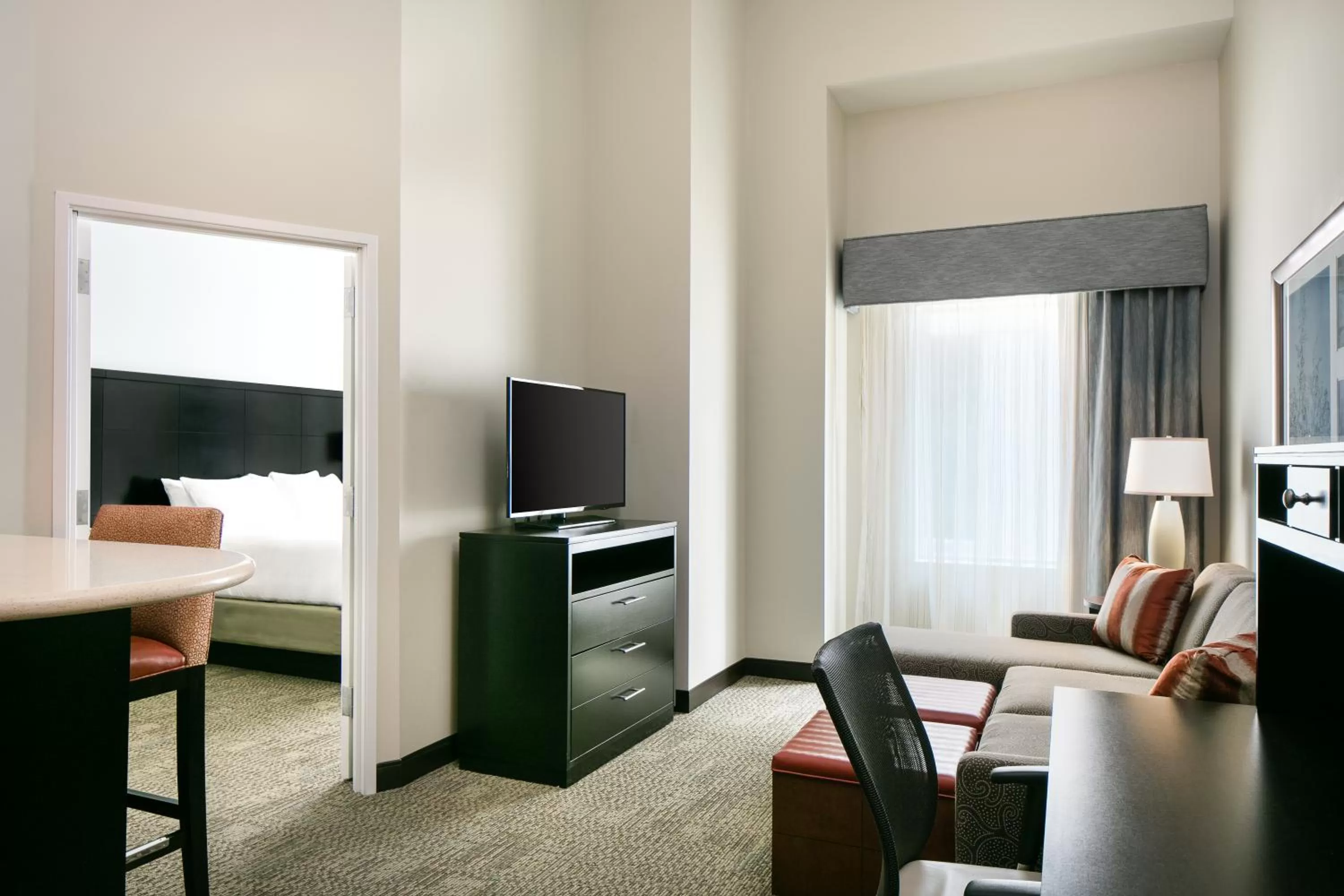 TV and multimedia, Bed in Staybridge Suites Des Moines Downtown by IHG