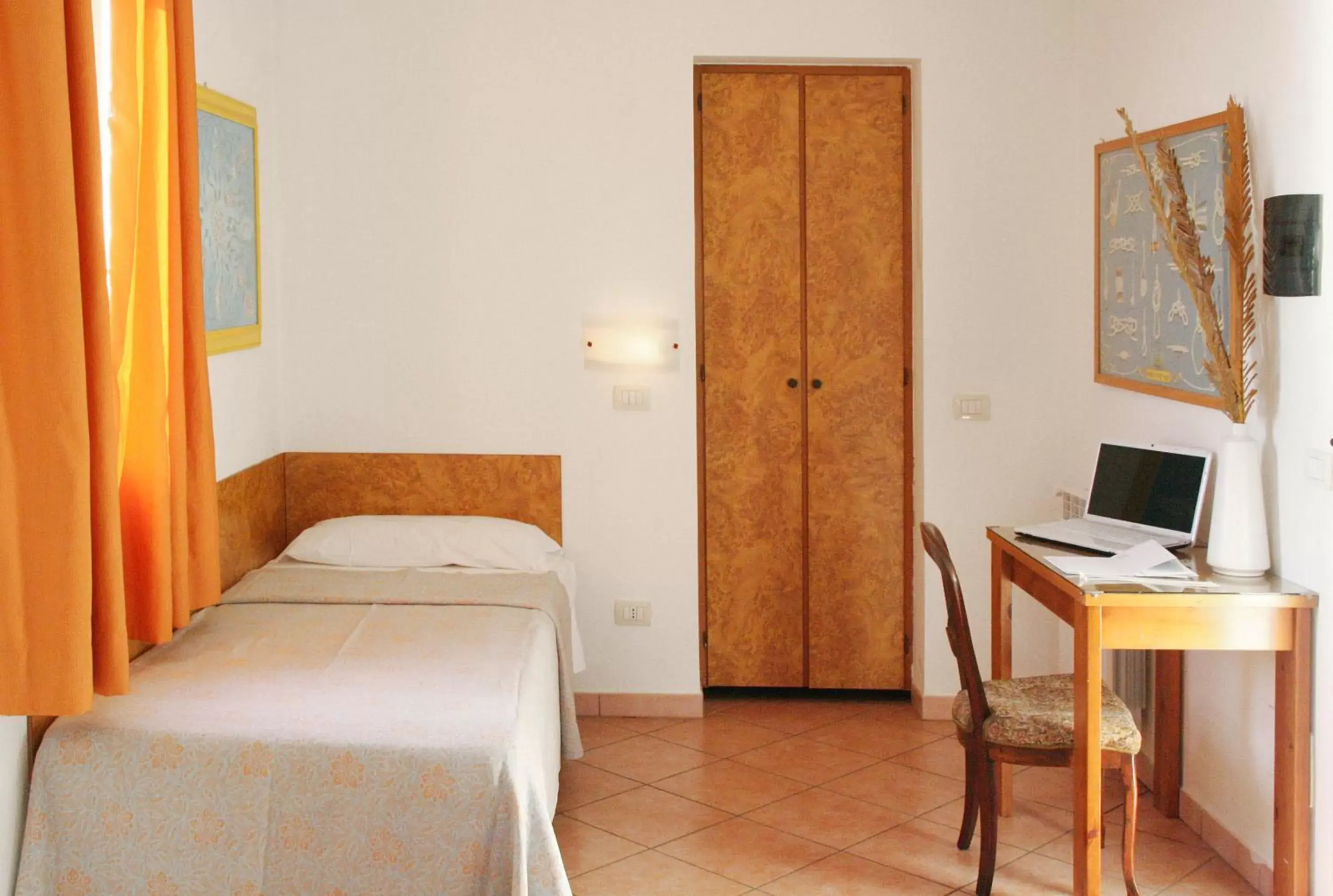 Single Room in Hotel Sirenetta