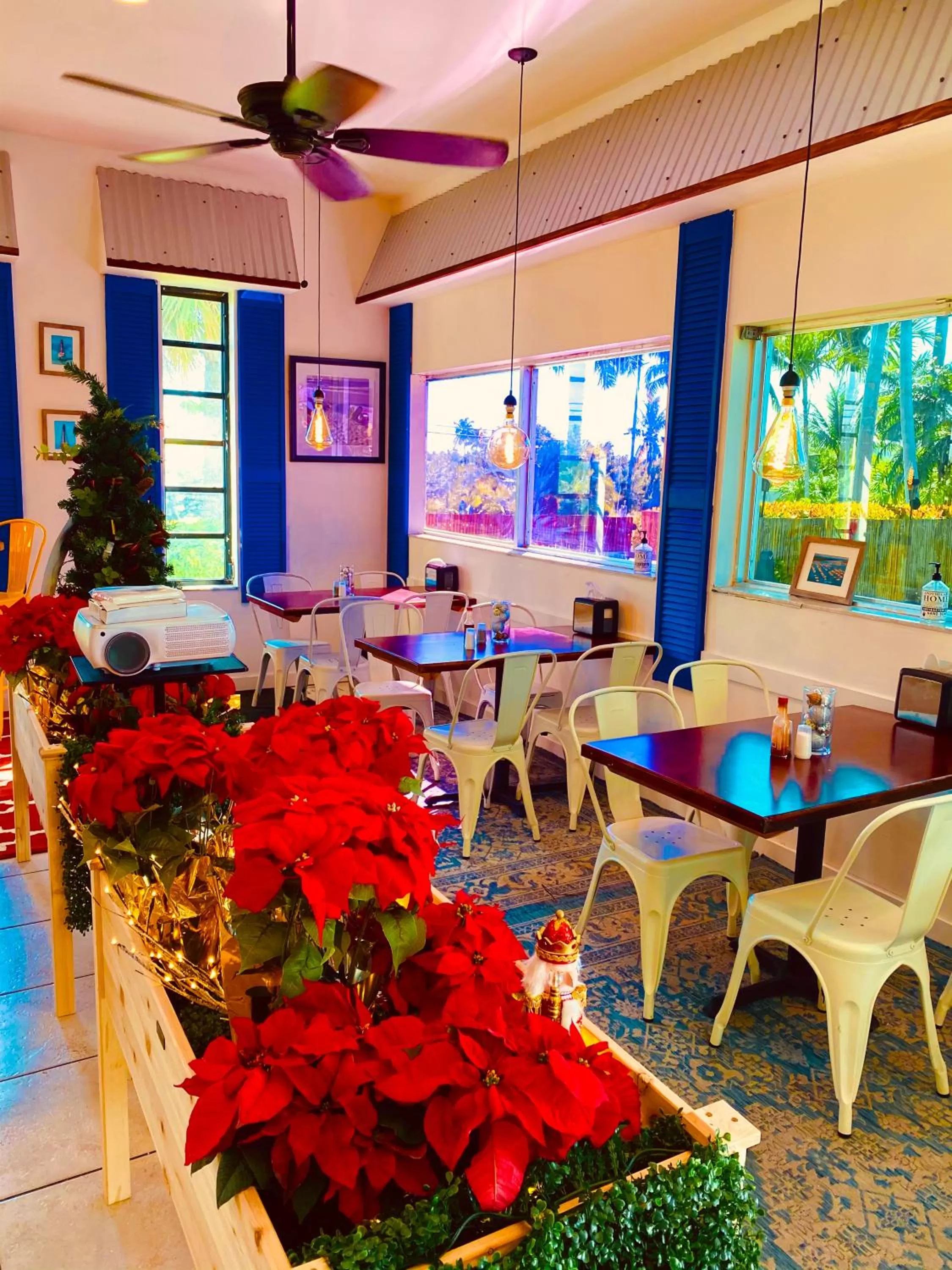 Restaurant/places to eat in Skipjack Resort & Marina