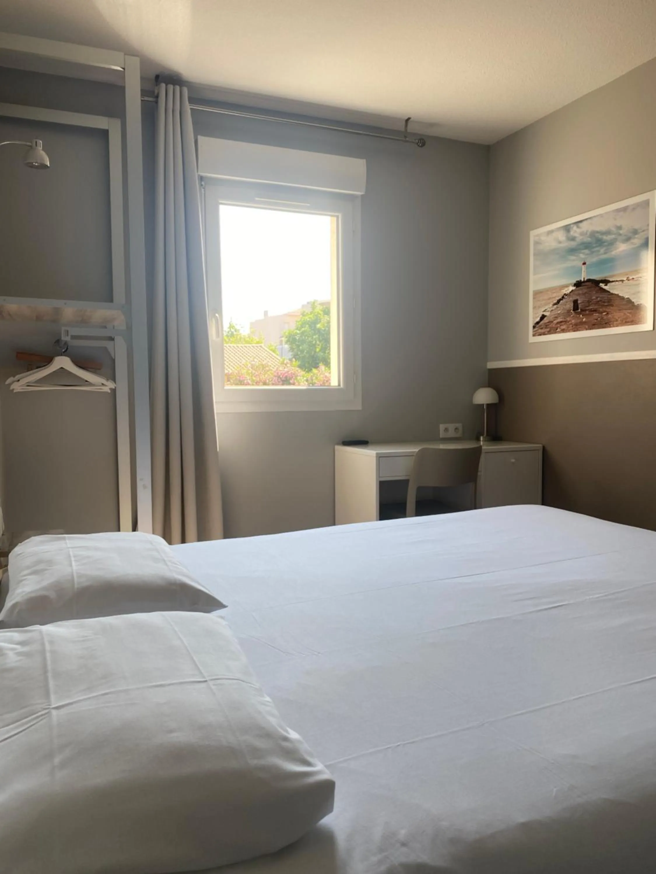 Bedroom, Bed in Hotel Grand Cap Rooftop Pool