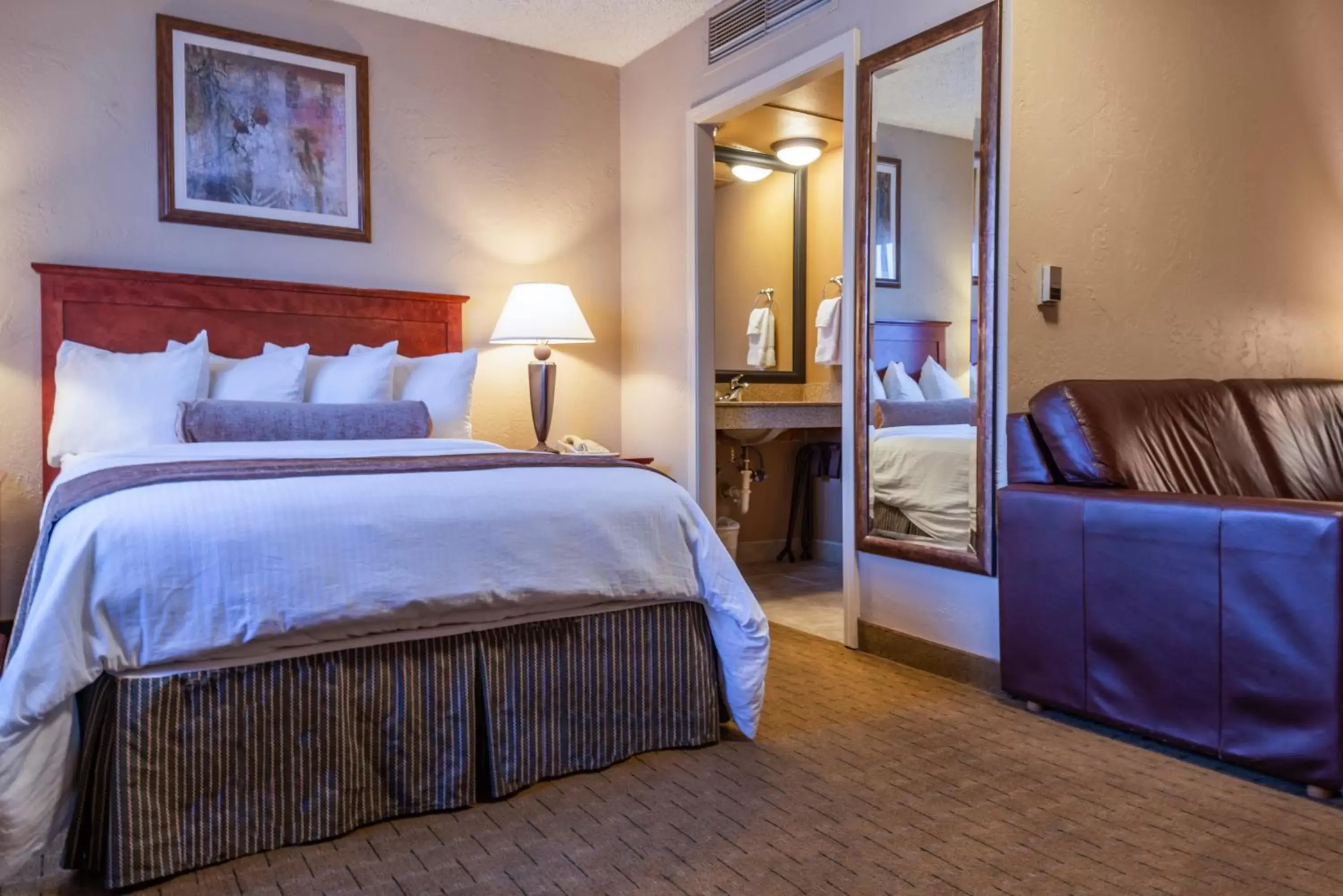 Guests, Bed in Best Western Vista Inn at the Airport