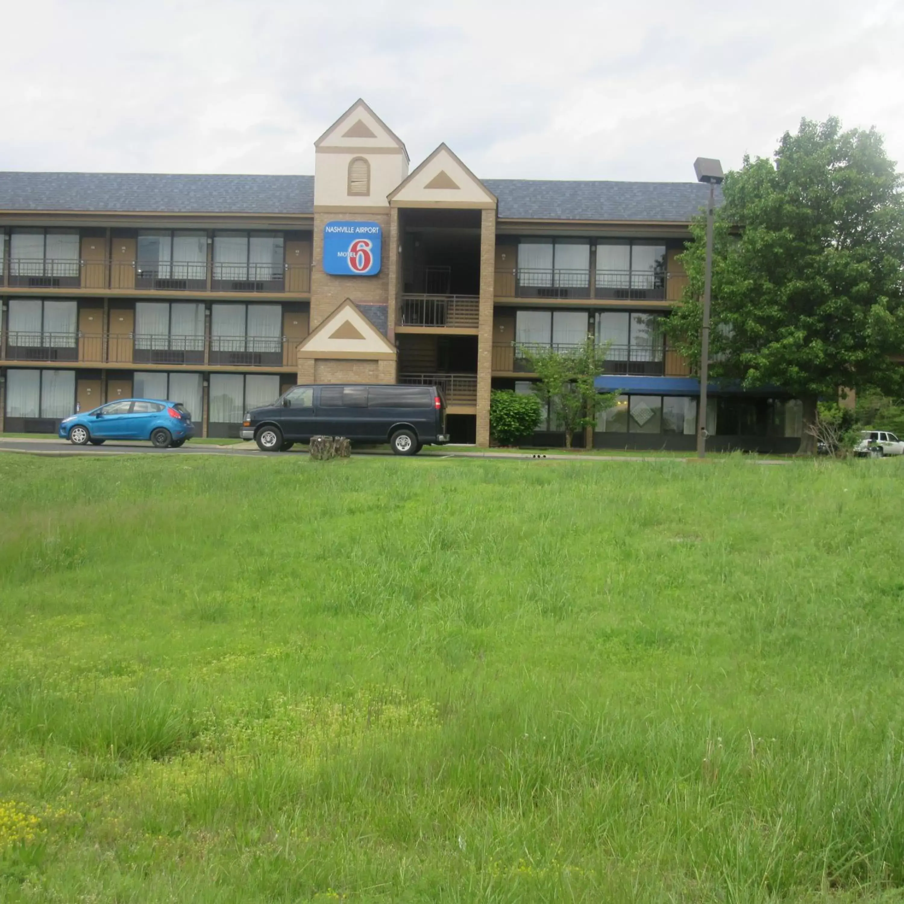 Property Building in Motel 6-Nashville, TN - Airport