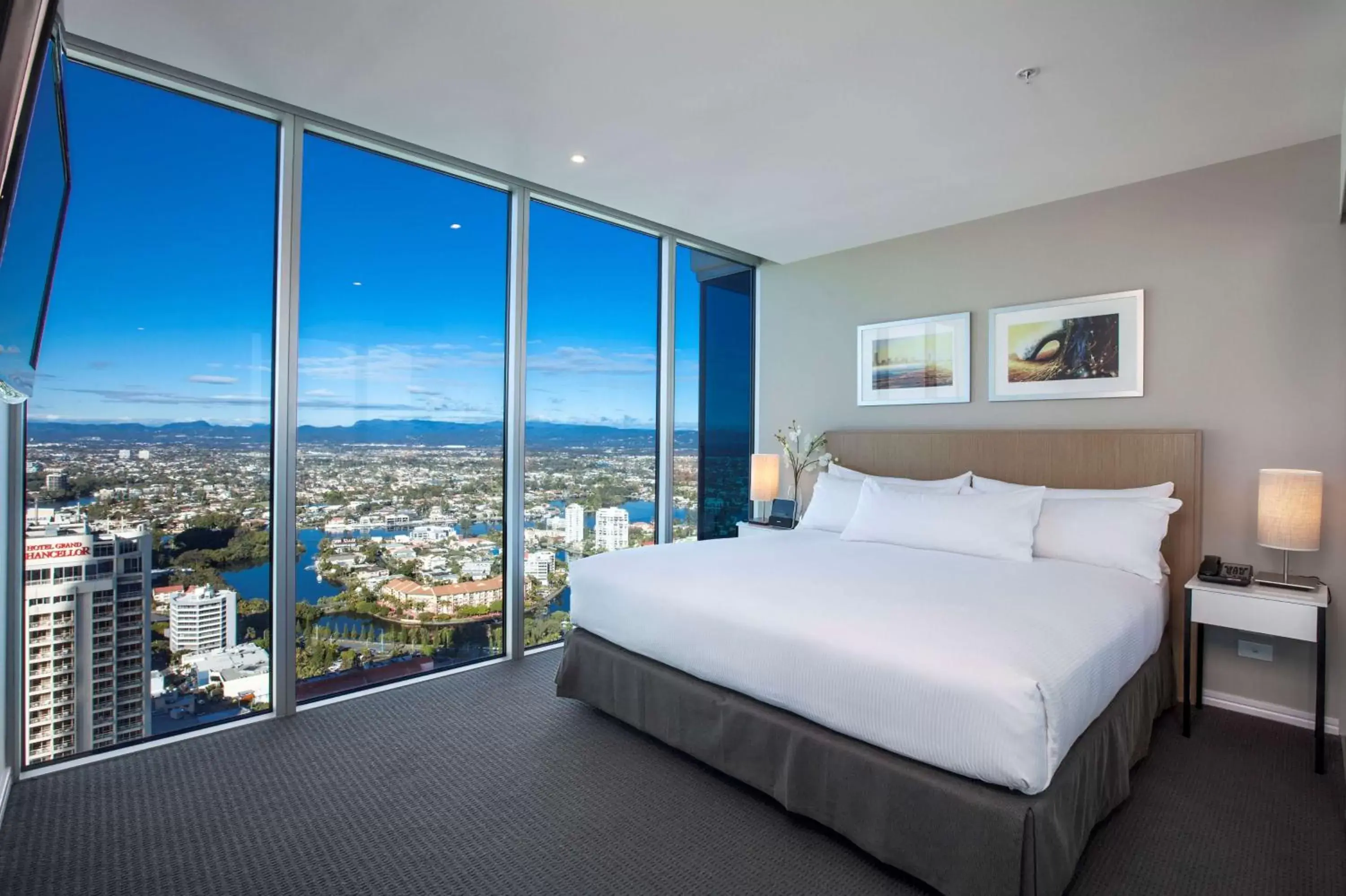Bed in Hilton Surfers Paradise Hotel & Residences