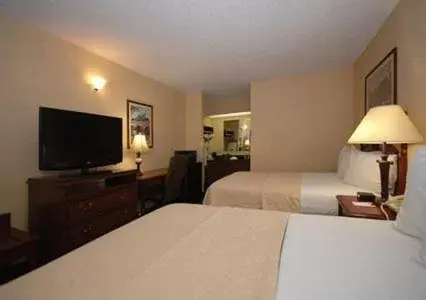 Photo of the whole room, Bed in Quality Inn Bainbridge
