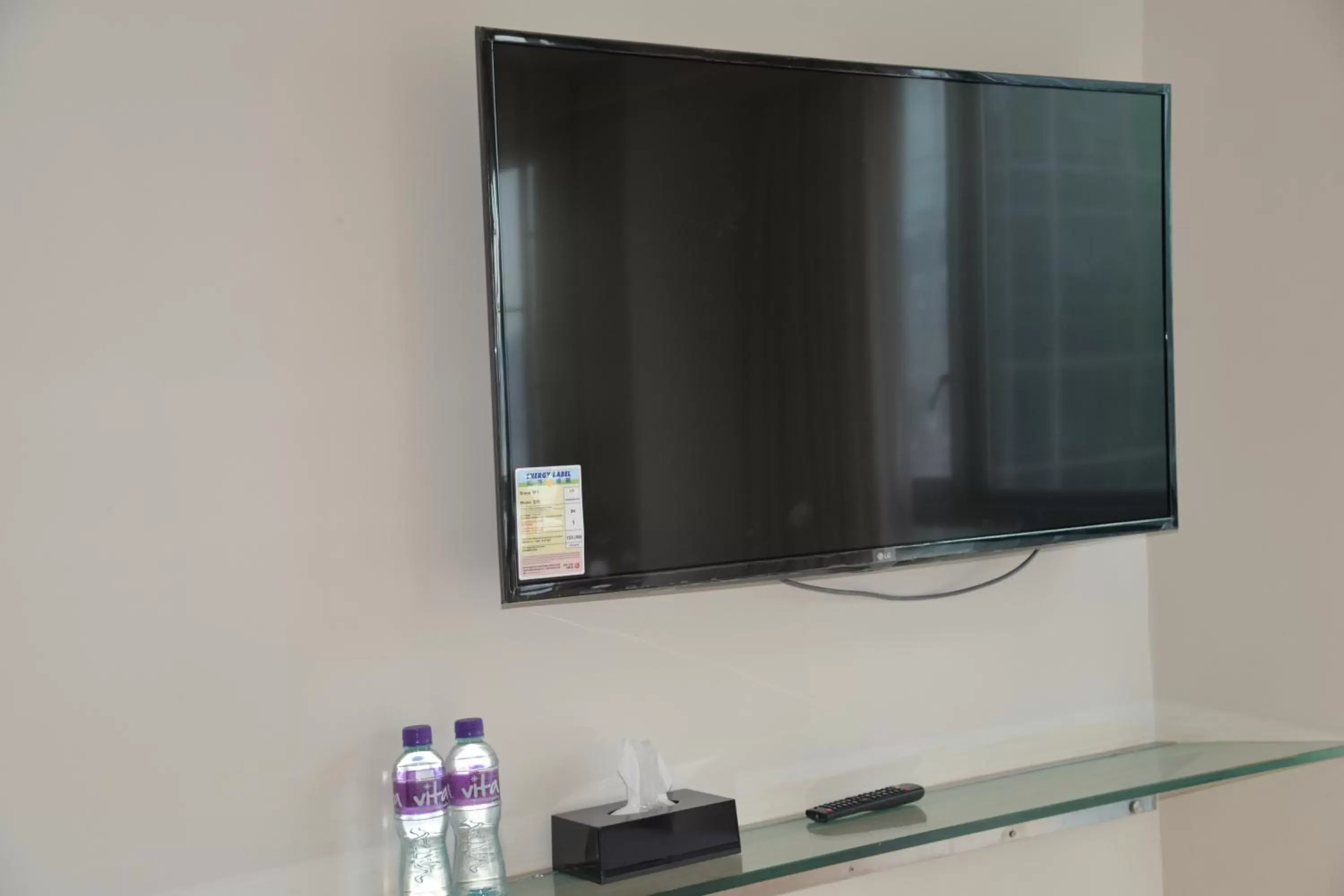 TV and multimedia, TV/Entertainment Center in IW Hotel