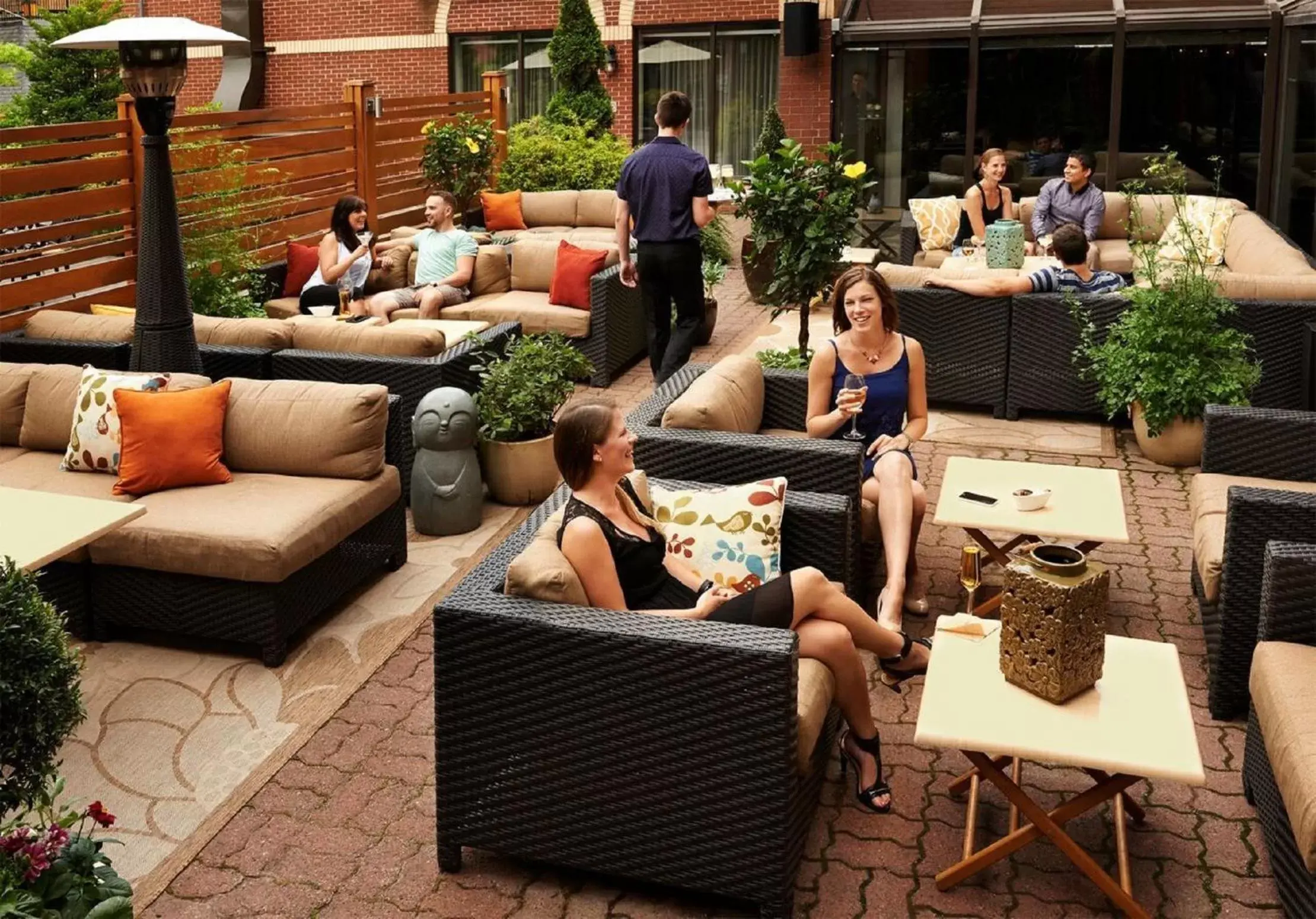 Patio, Restaurant/Places to Eat in The Prince George Hotel