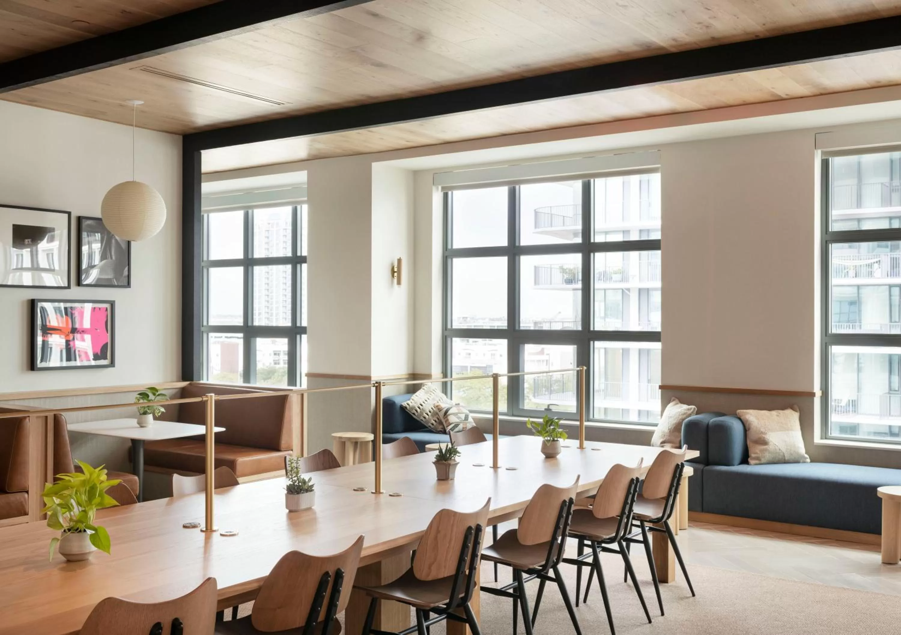 Business facilities in ROOST Tampa