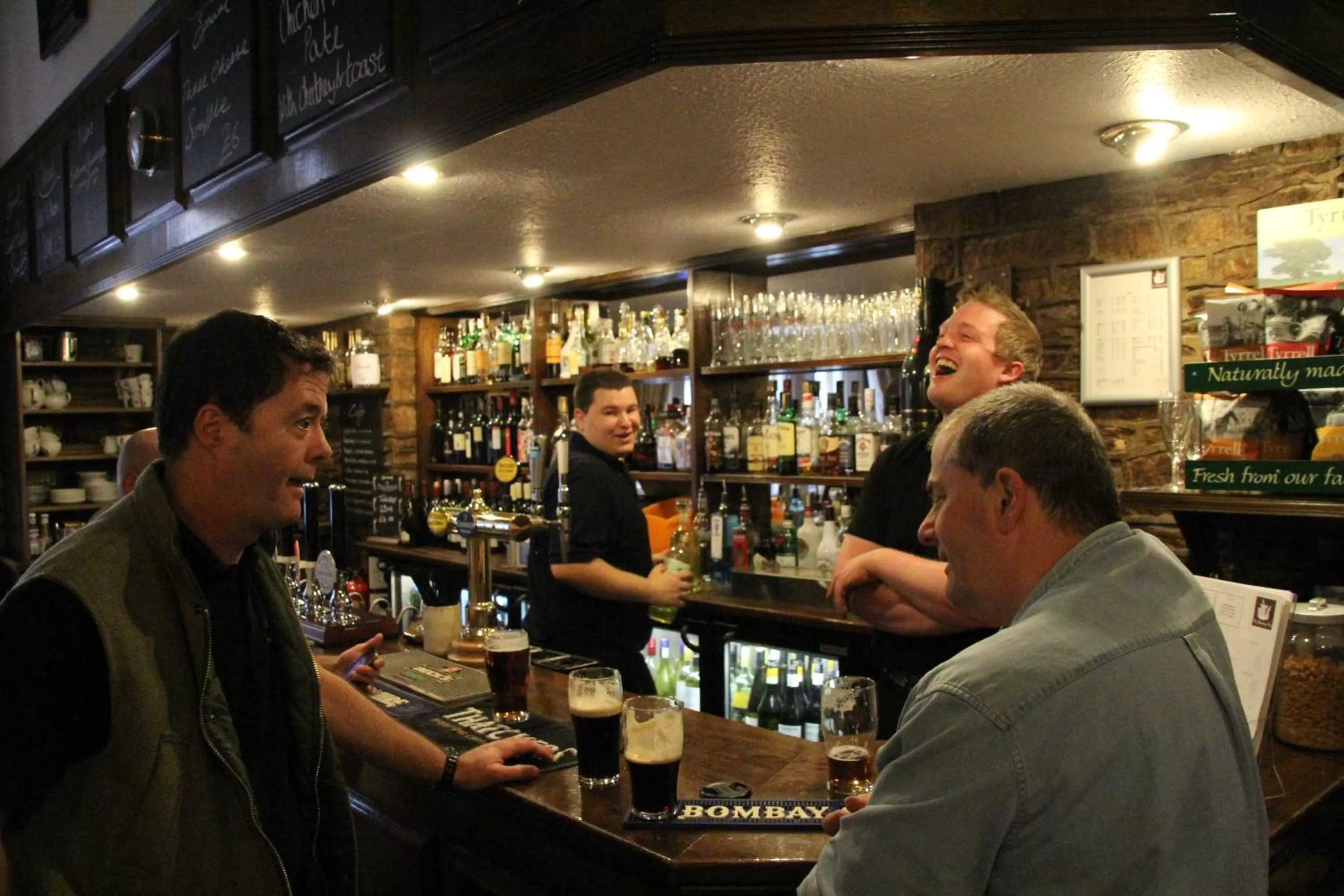 People in The Snooty Fox