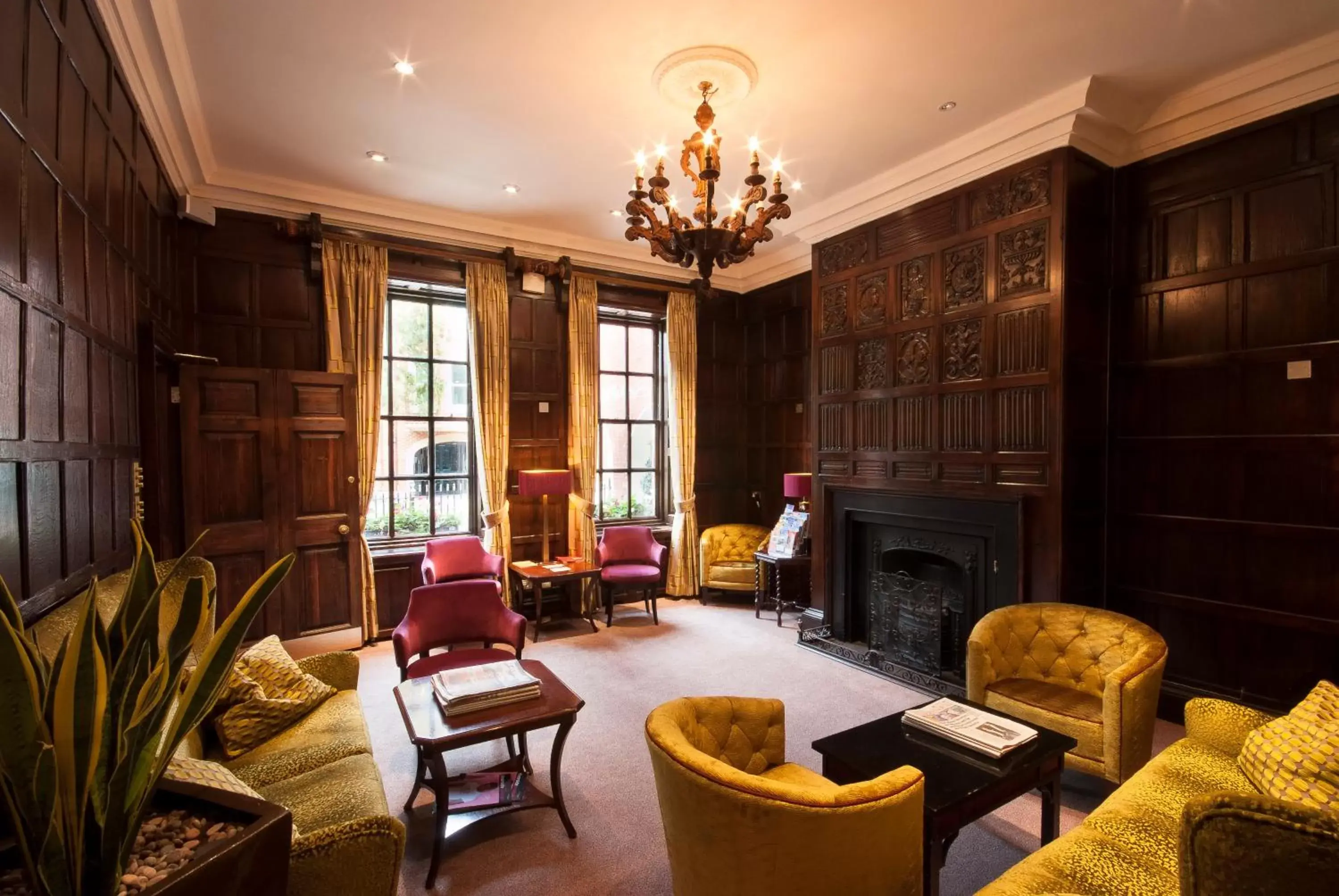 Lounge or bar, Seating Area in Sir Christopher Wren Hotel