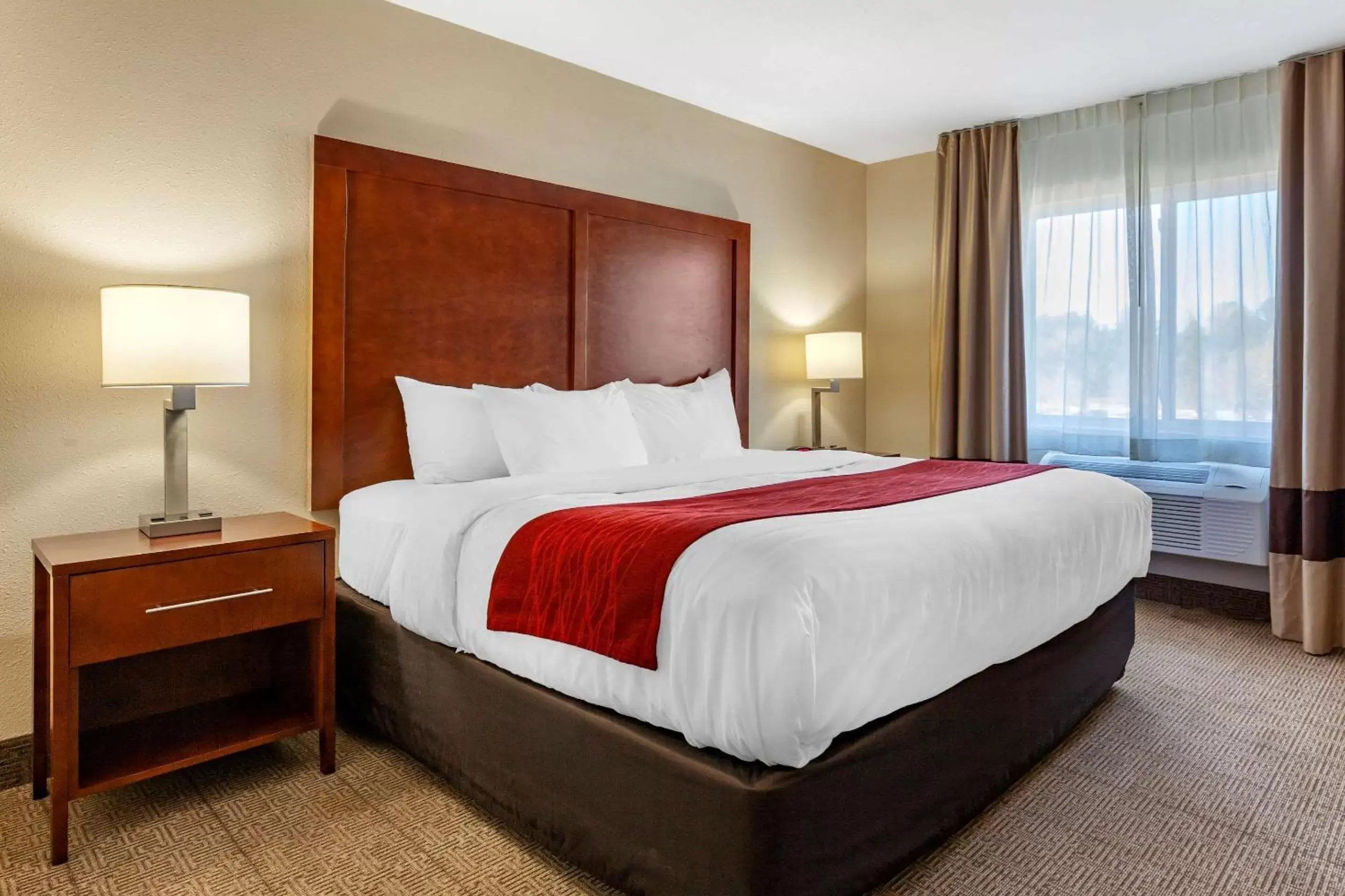 Photo of the whole room, Bed in Comfort Inn Rhinelander