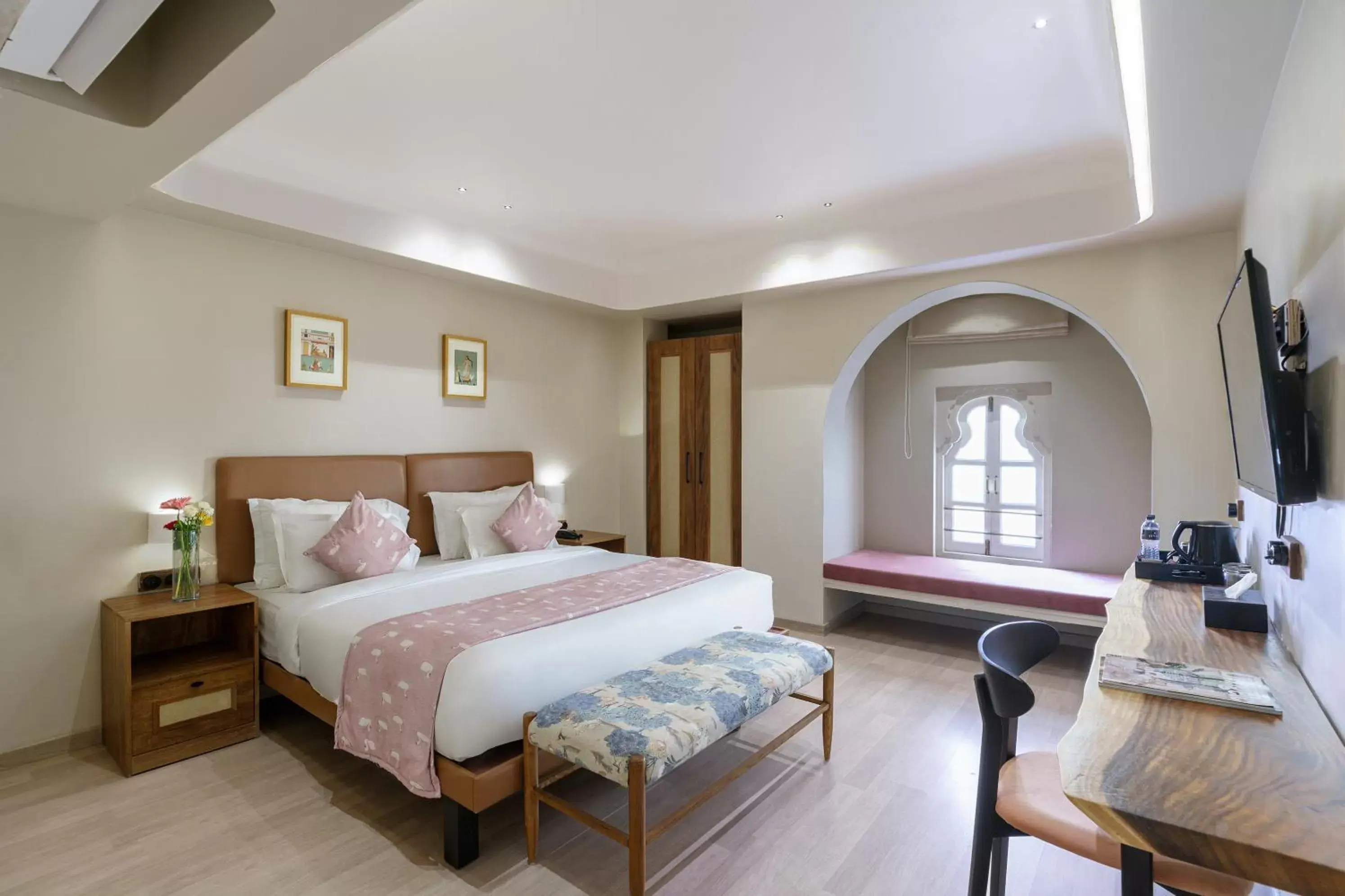 Heritage Room in The Red Pier - My Downtown Hotels Heritage Room in The Red Pier - My Downtown Hotels