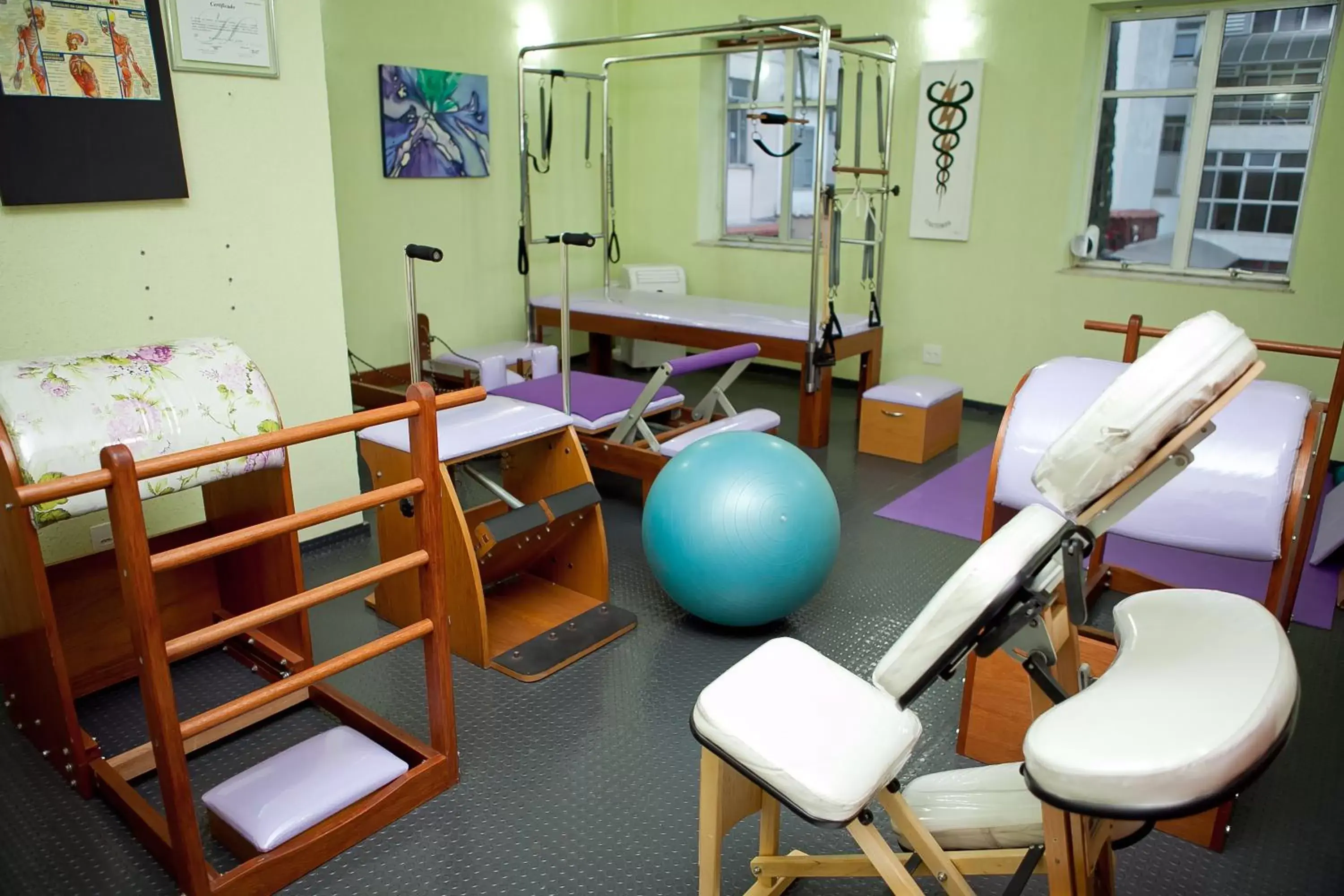 Fitness centre/facilities in Ritz Plaza Hotel Fitness centre/facilities in Ritz Plaza Hotel