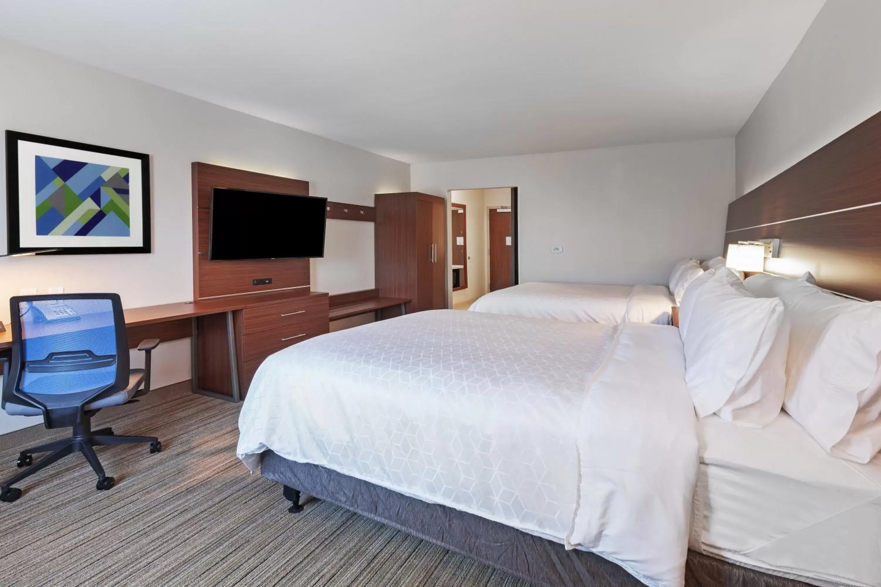 Photo of the whole room, Bed in Holiday Inn Express & Suites - Tulsa Northeast - Owasso, an IHG Hotel