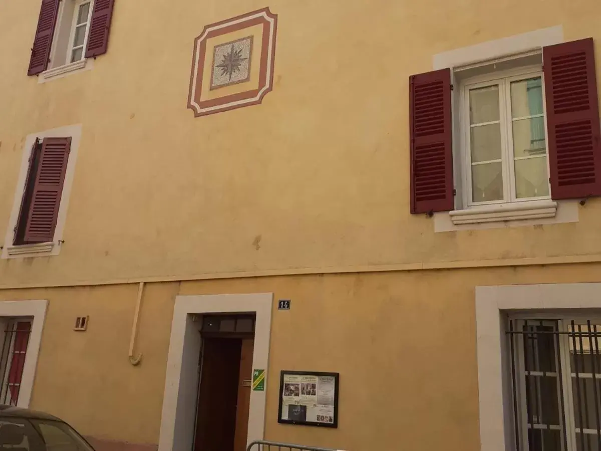 Property building in Le Belvédère - Chambres d'hôtes de charme et Restaurant