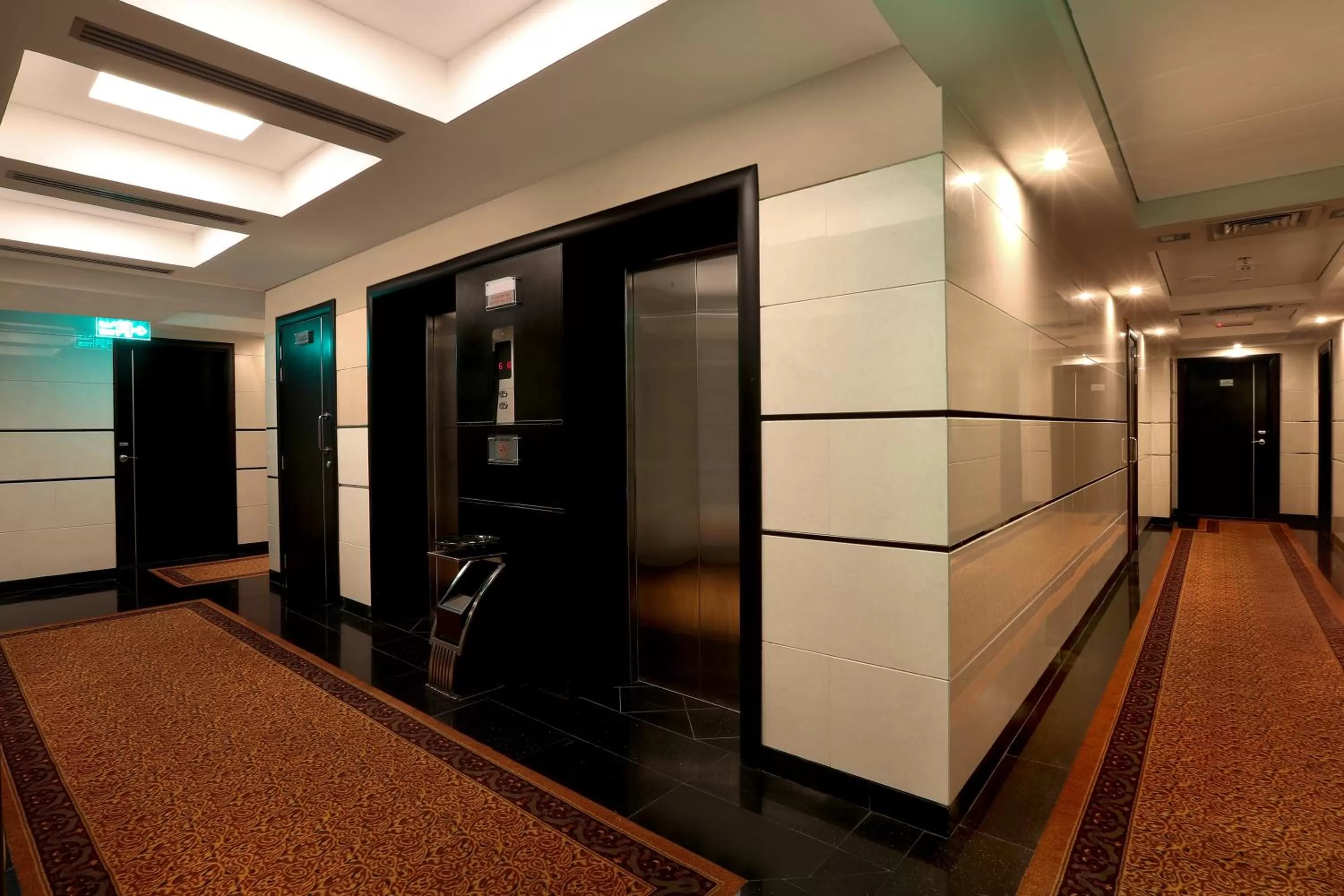 Area and facilities in Royal Grand Suite Hotel