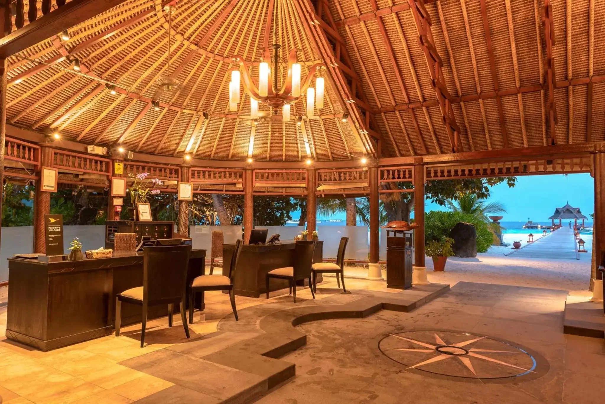 Lobby or reception, Restaurant/Places to Eat in Banyan Tree Vabbinfaru