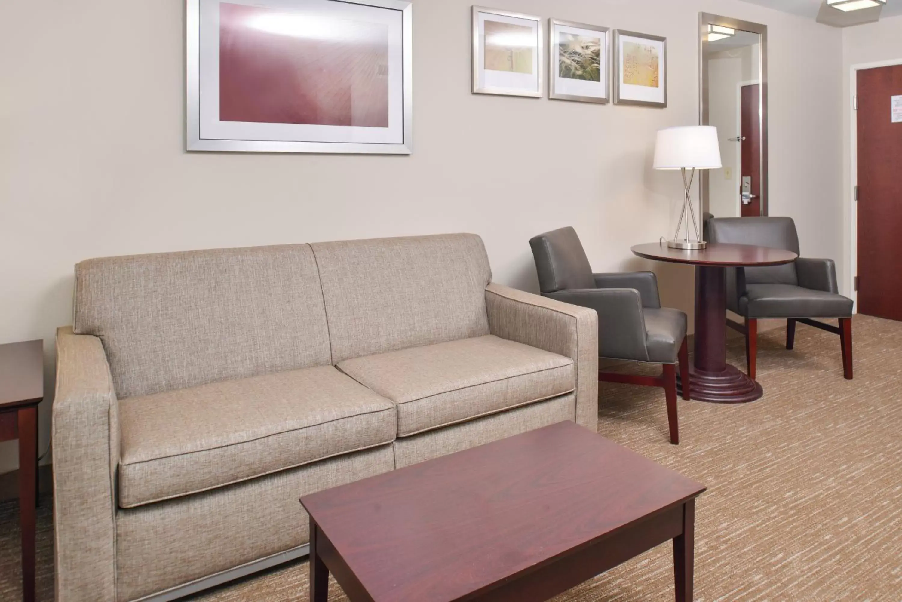 Photo of the whole room, Seating Area in Holiday Inn Express Hotel & Suites Lafayette, an IHG Hotel