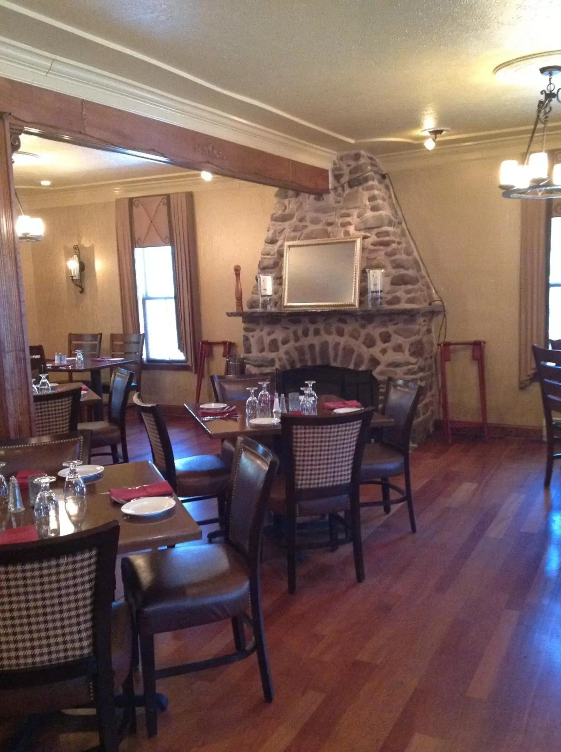 Restaurant/Places to Eat in Woodfield Manor - A Sundance Vacations Property