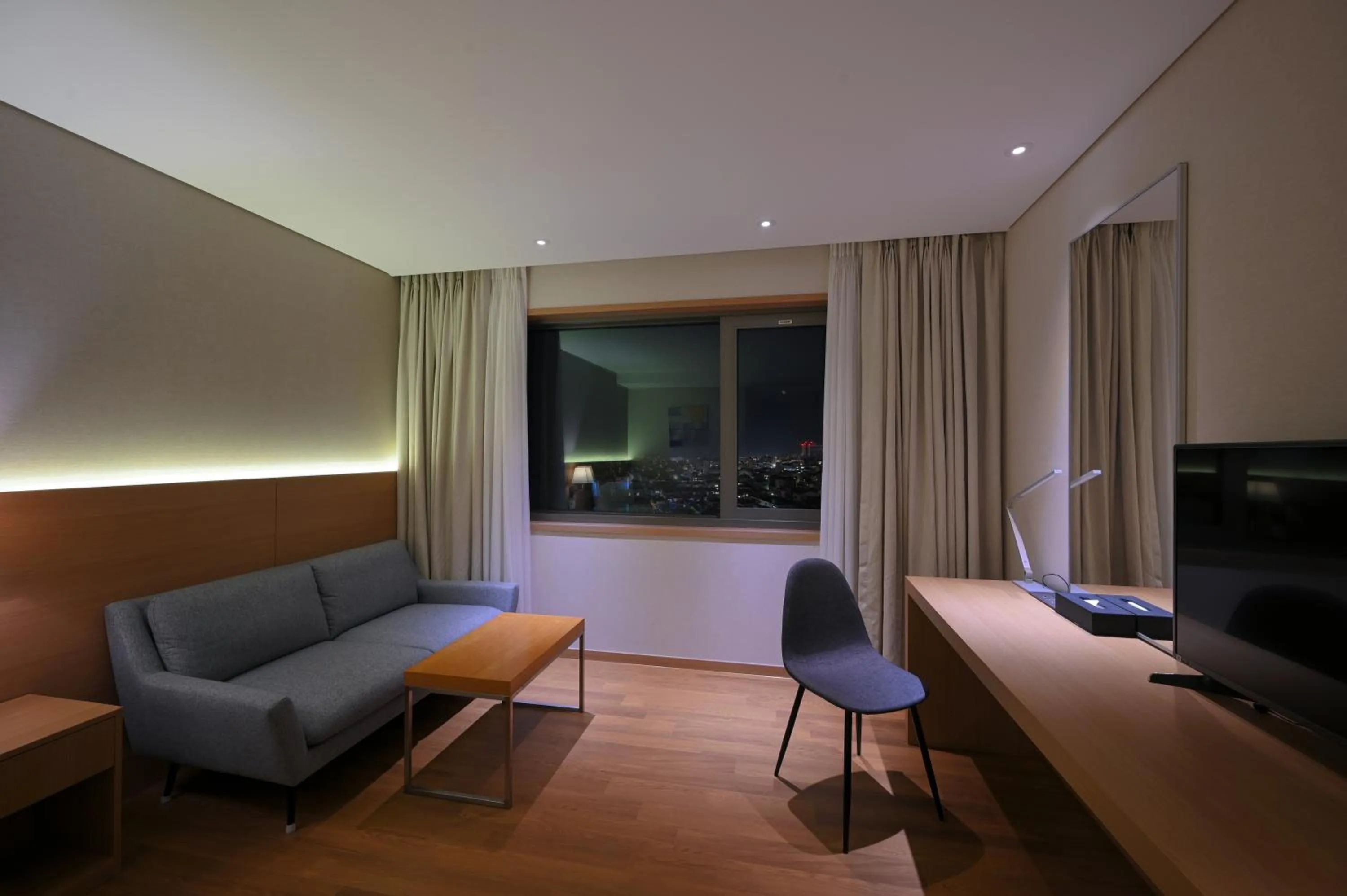 Photo of the whole room in Astar Hotel