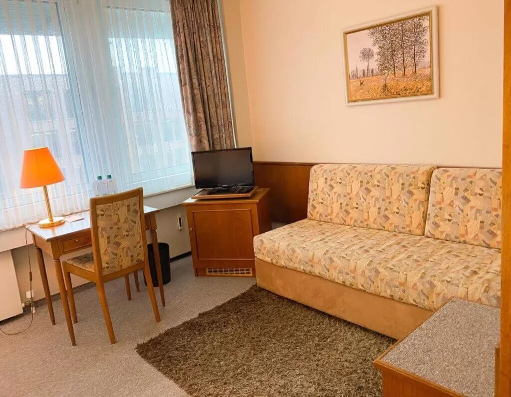 Photo of the whole room in Hotel am Rathaus