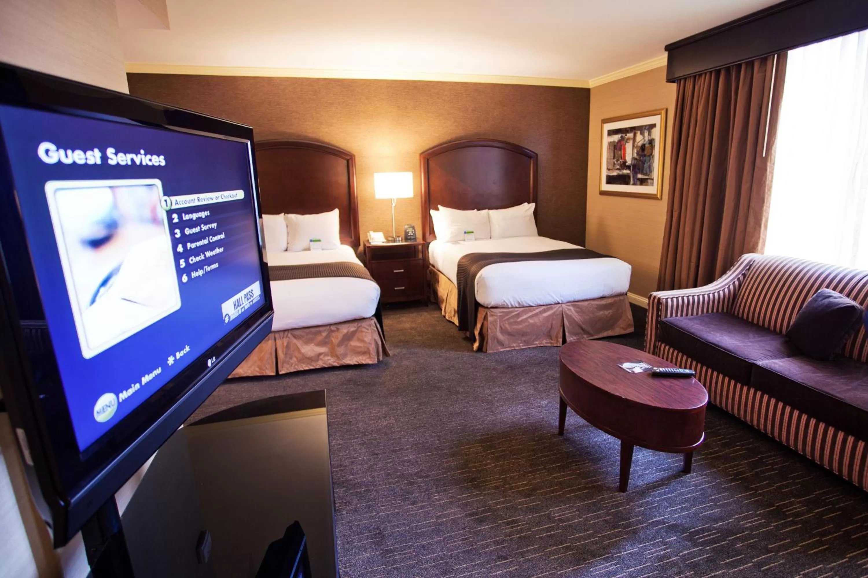 TV and multimedia, Bed in Wyndham Grand Pittsburgh