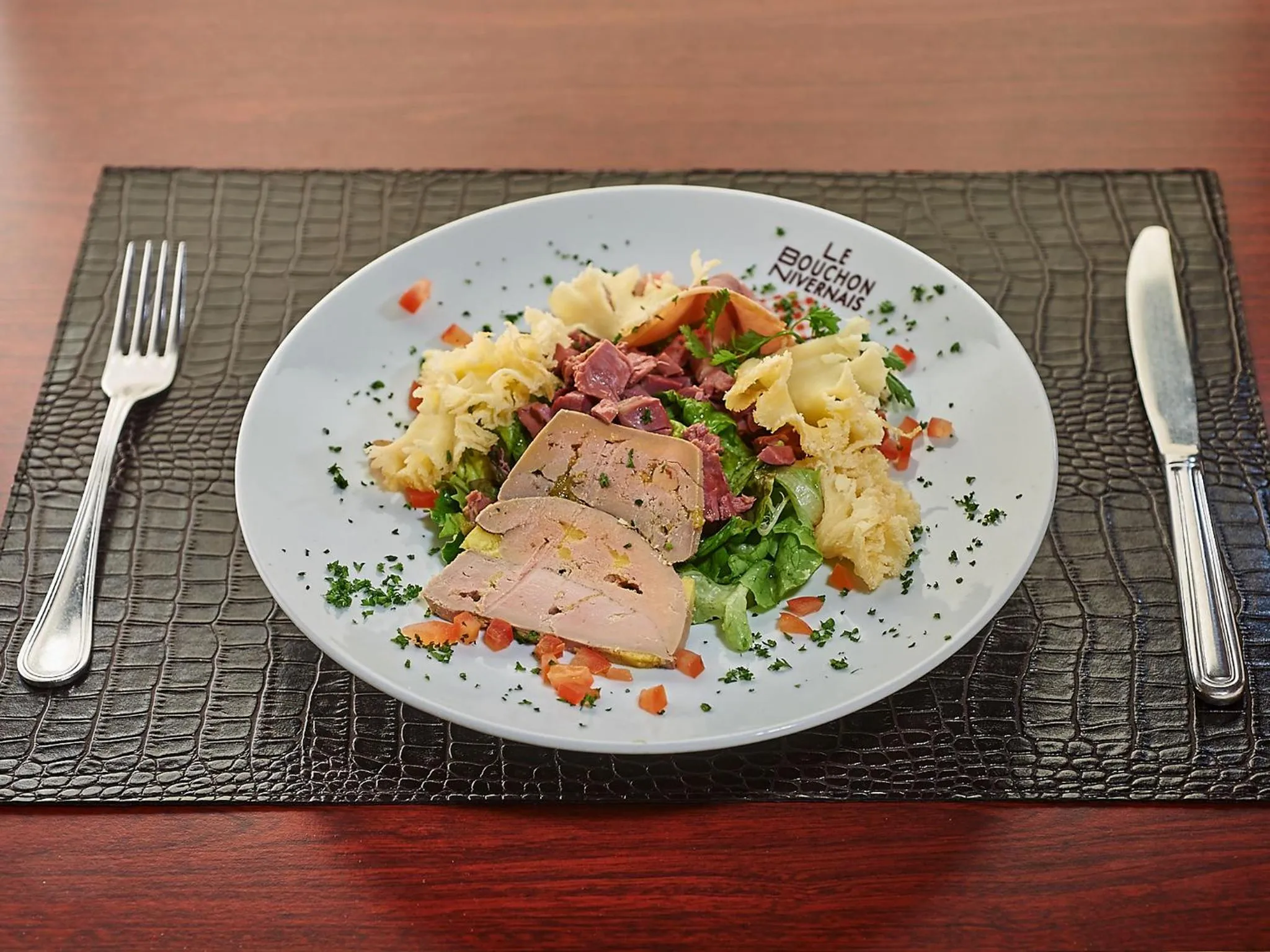 Restaurant/places to eat in Logis hôtel Au Relais Nivernais