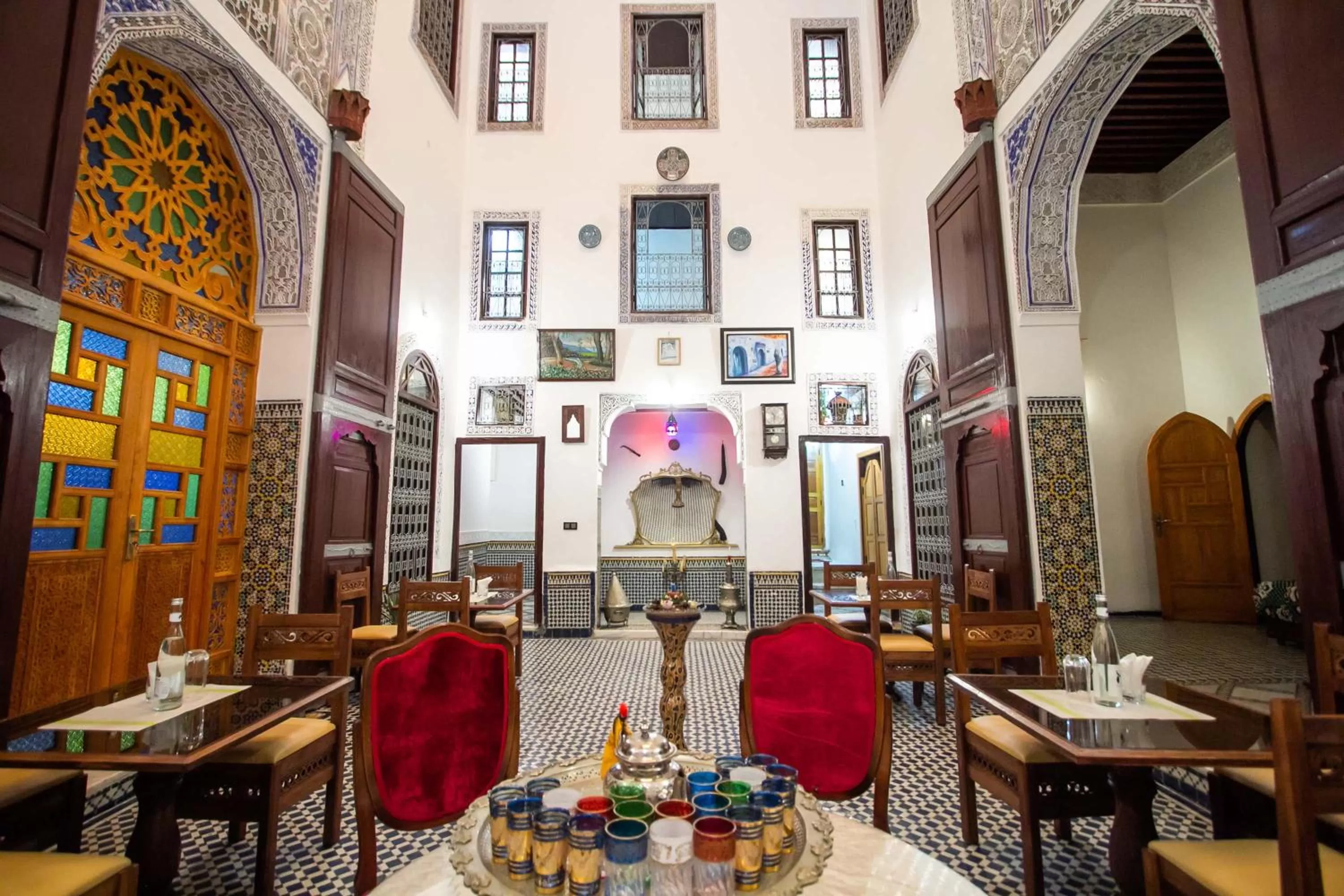 Restaurant/places to eat in Dar Alami Salaj