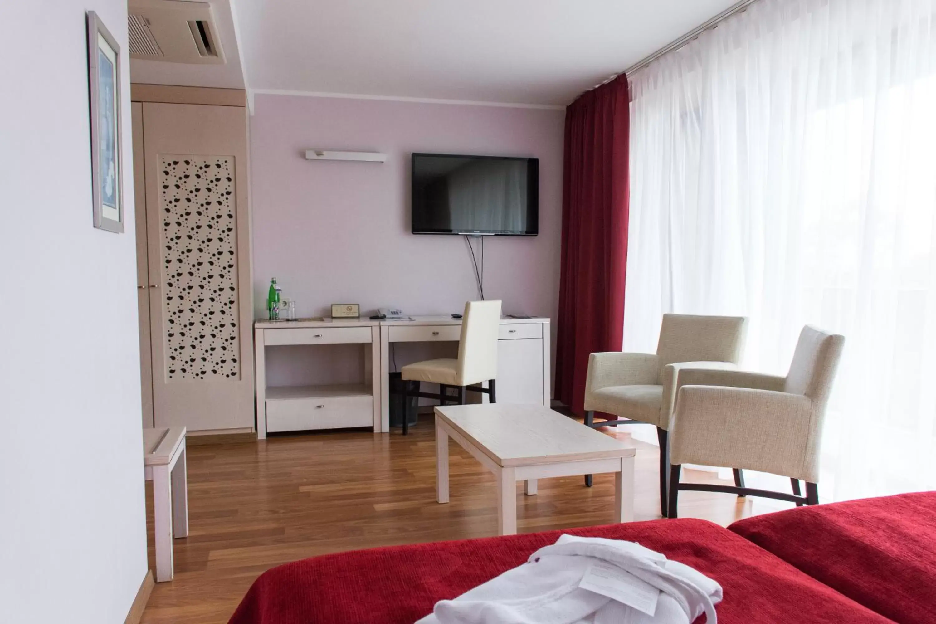 TV and multimedia, TV/Entertainment Center in Hotel Jurmala Spa