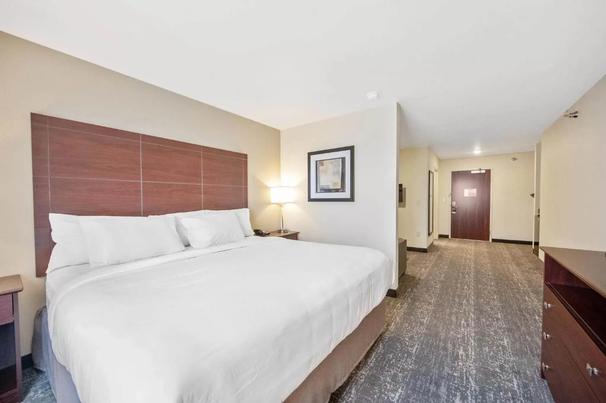 Bed in Cobblestone Hotel & Suites - Lamar