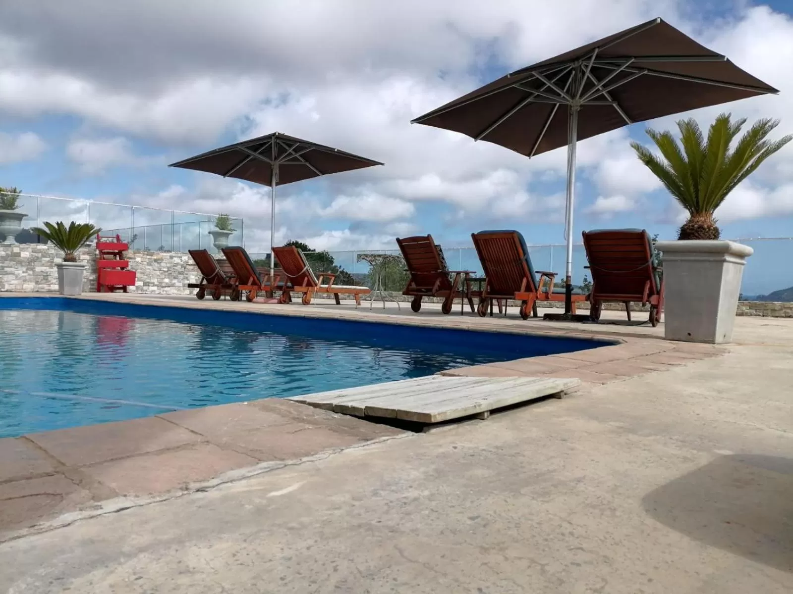 Swimming pool in Issaquena Heights Boutique Hotel