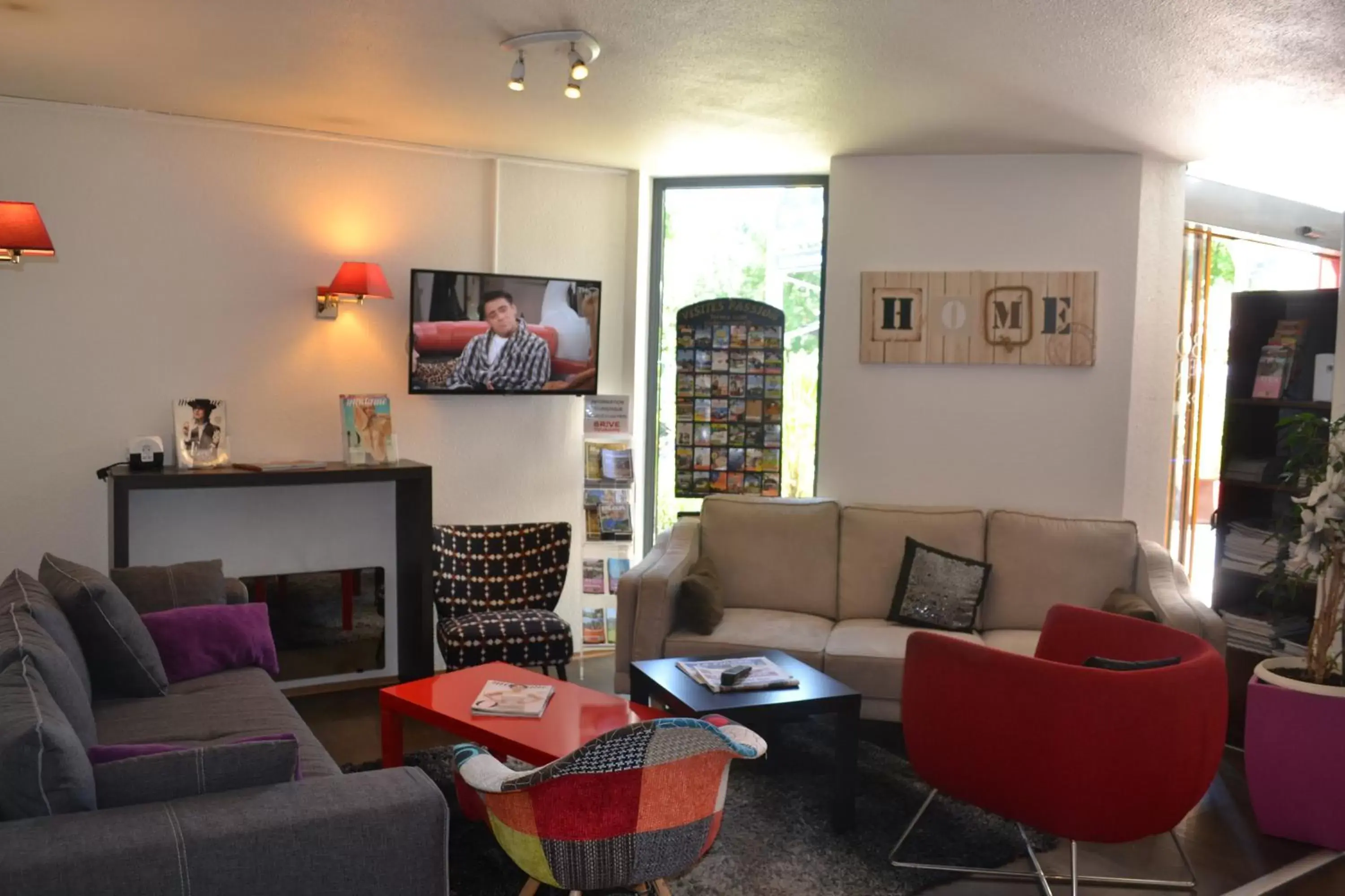 Seating Area in Hotel Restaurant Kyriad Brive Centre