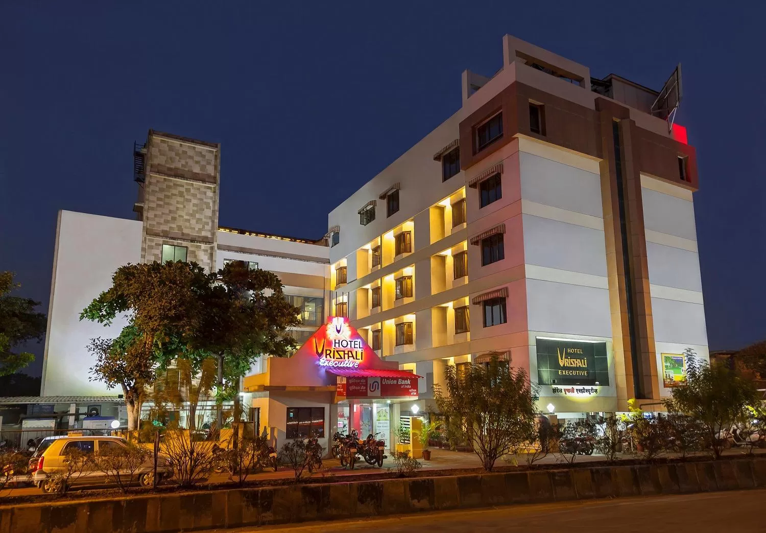 Property building in Hotel Vrishali Executive