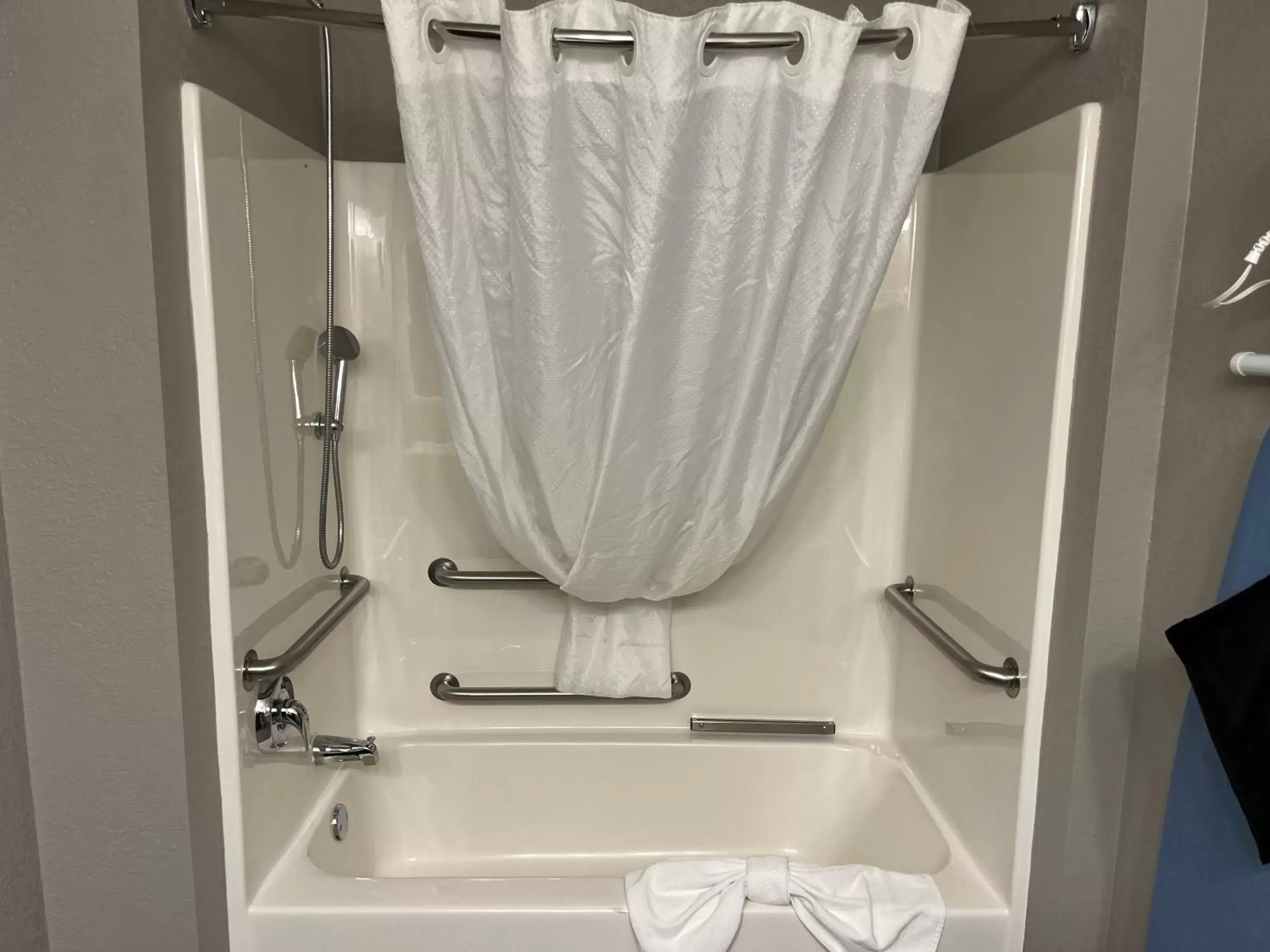 Shower, Bathroom in Country Inn & Suites by Radisson, Madison Southwest, WI