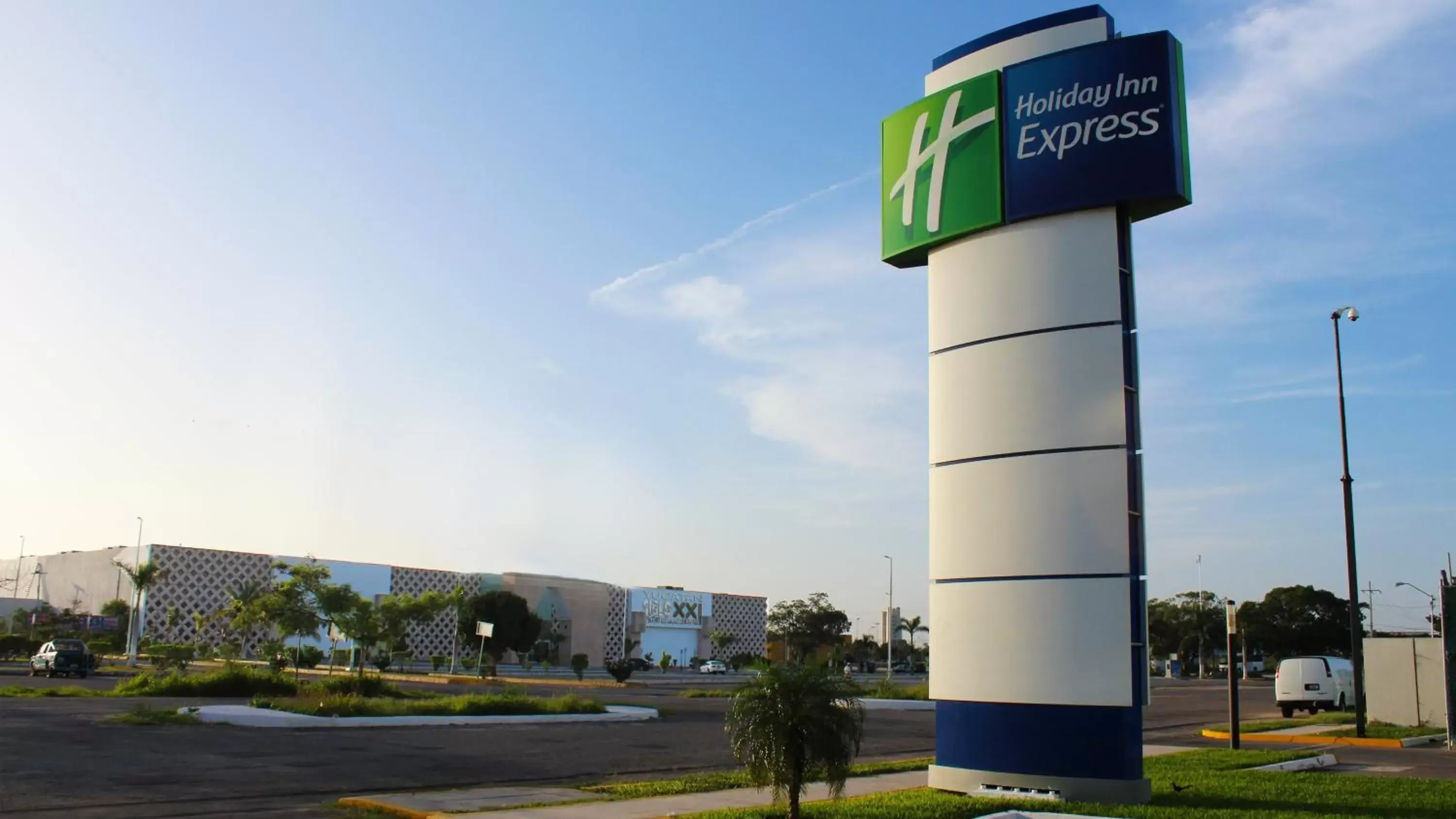 Property Building in Holiday Inn Express Mérida, an IHG Hotel