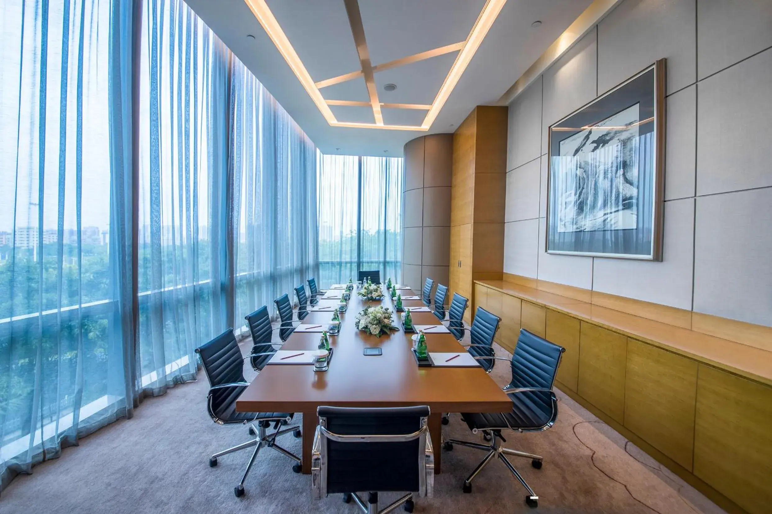 Meeting/conference room in Crowne Plaza Huizhou, an IHG Hotel