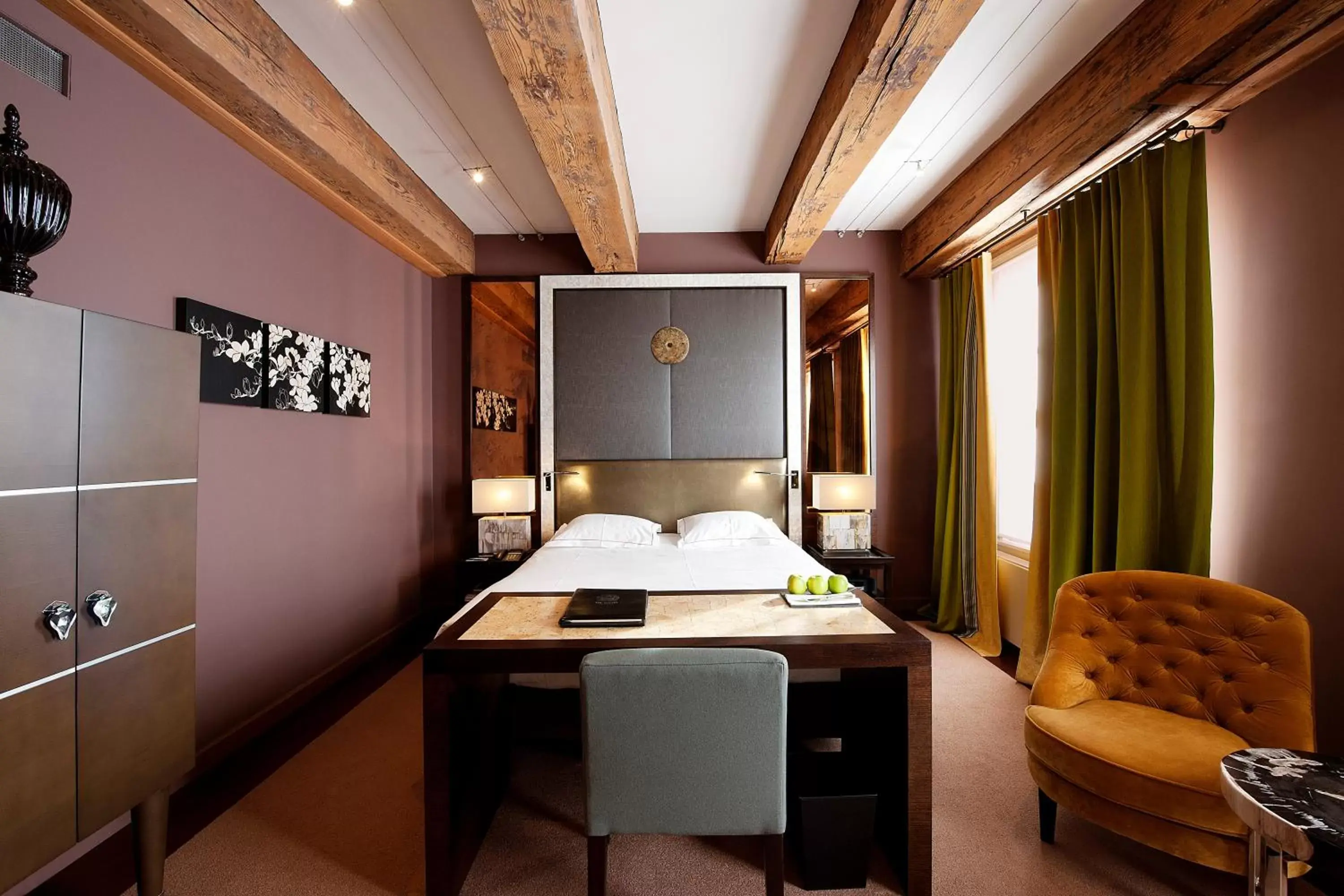 Photo of the whole room, Bed in The Dylan Amsterdam - The Leading Hotels of the World