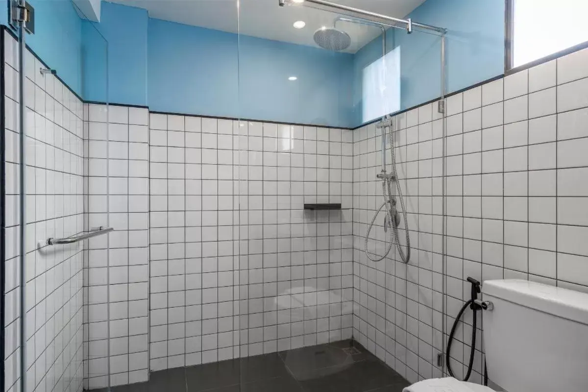 Shower, Bathroom in Myhotel Cmyk@Ratchada