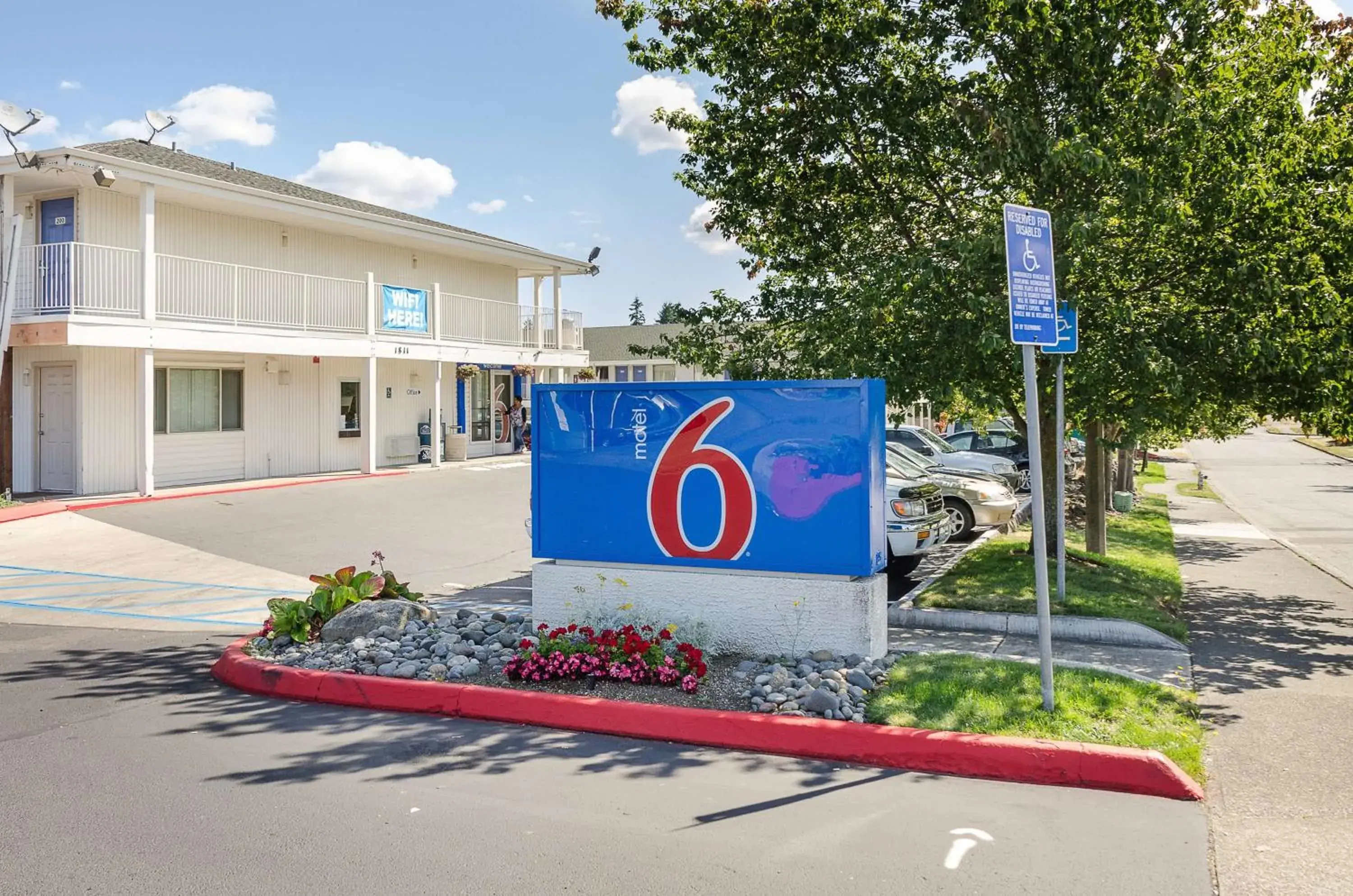 Property building, Property Logo/Sign in Motel 6-Tacoma, WA - South