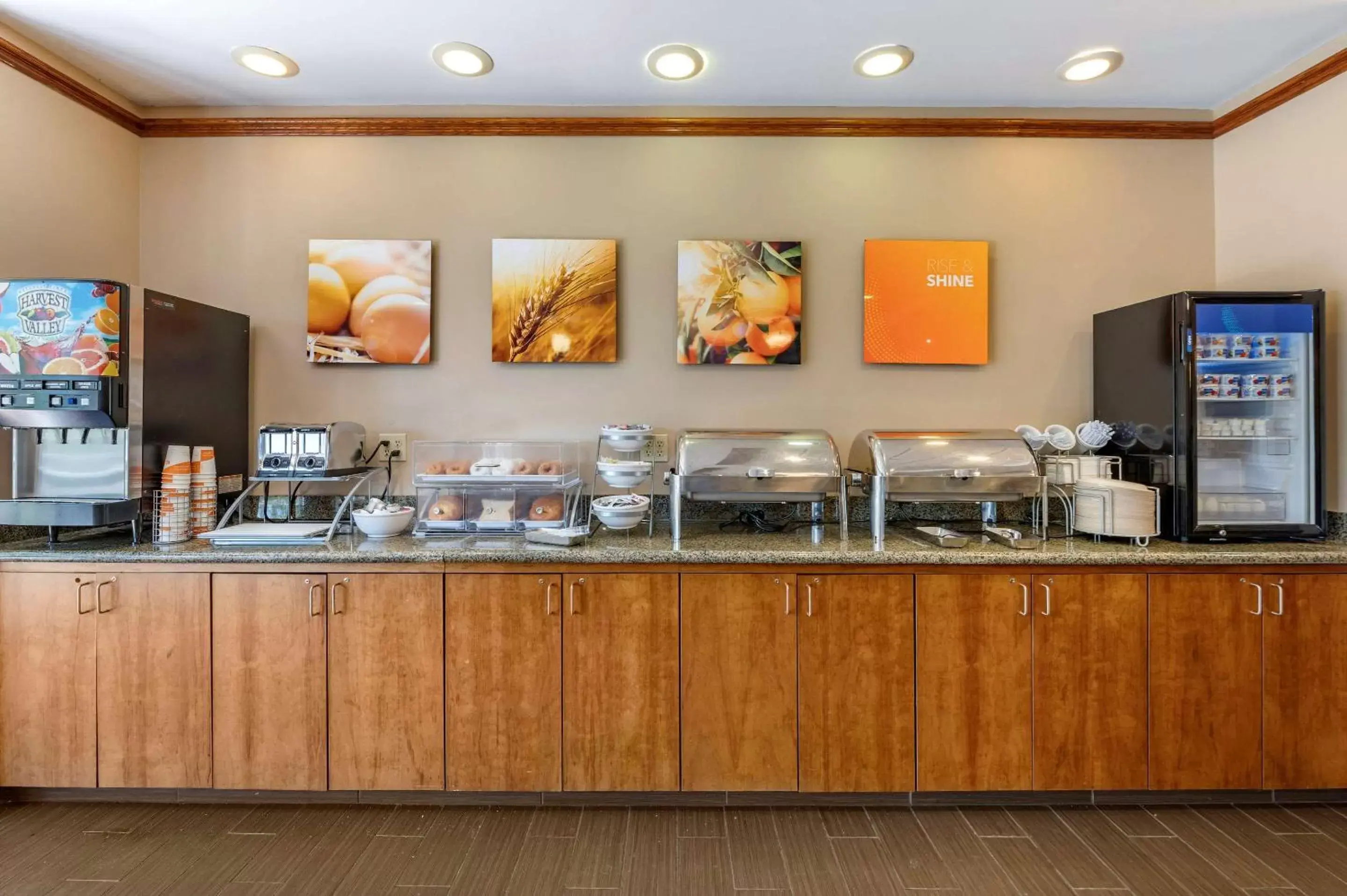 Restaurant/Places to Eat in Comfort Suites Urbana Champaign, University Area