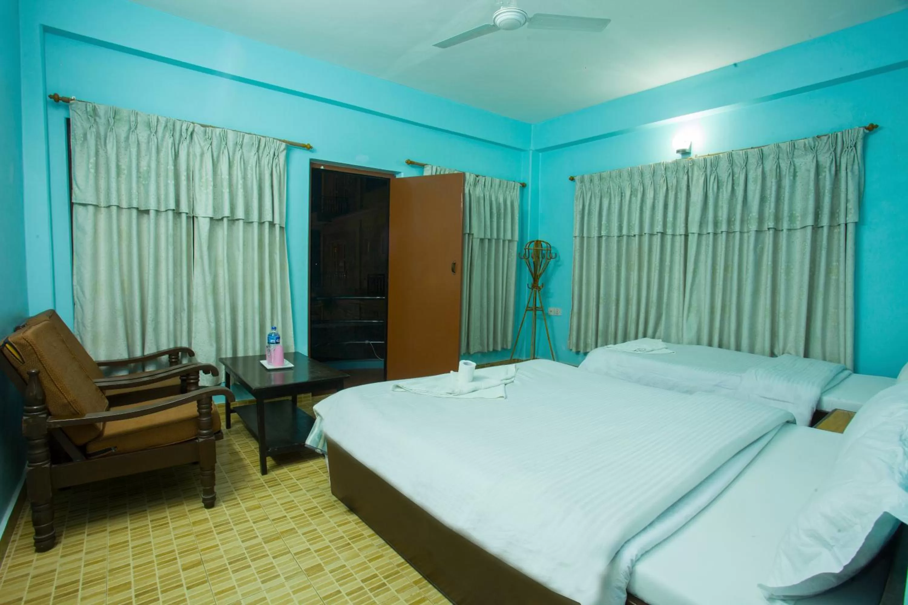 Photo of the whole room, Bed in The North Face Inn