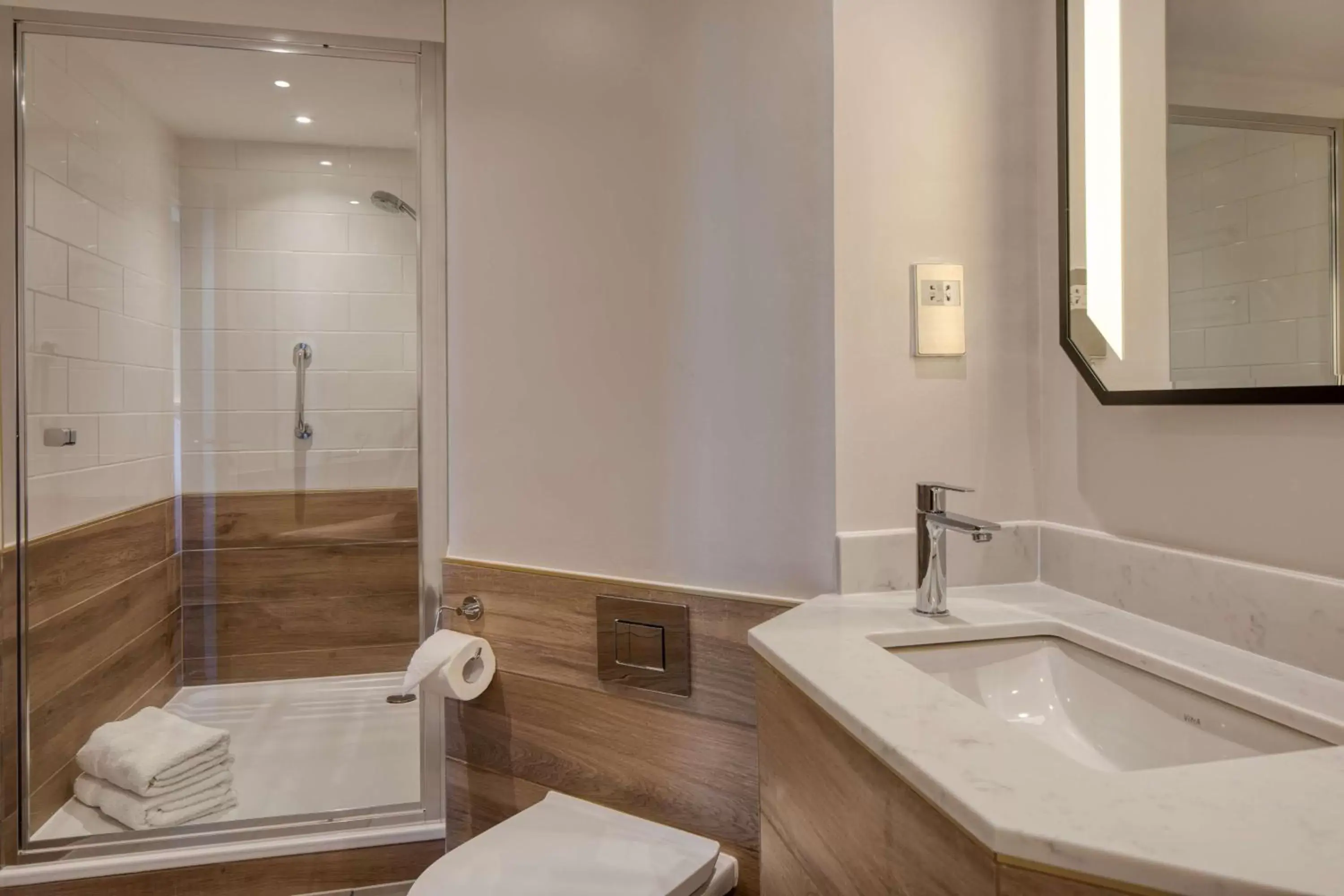 Bathroom in Hilton Nottingham Hotel