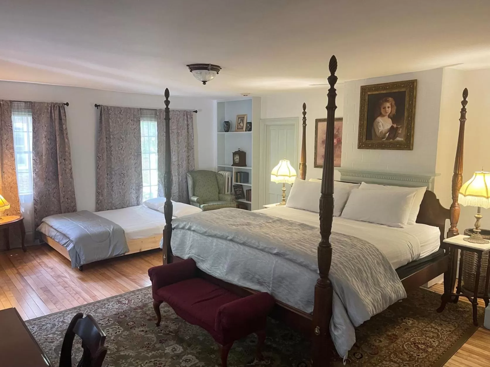 Bed in Arlington Inn & Spa