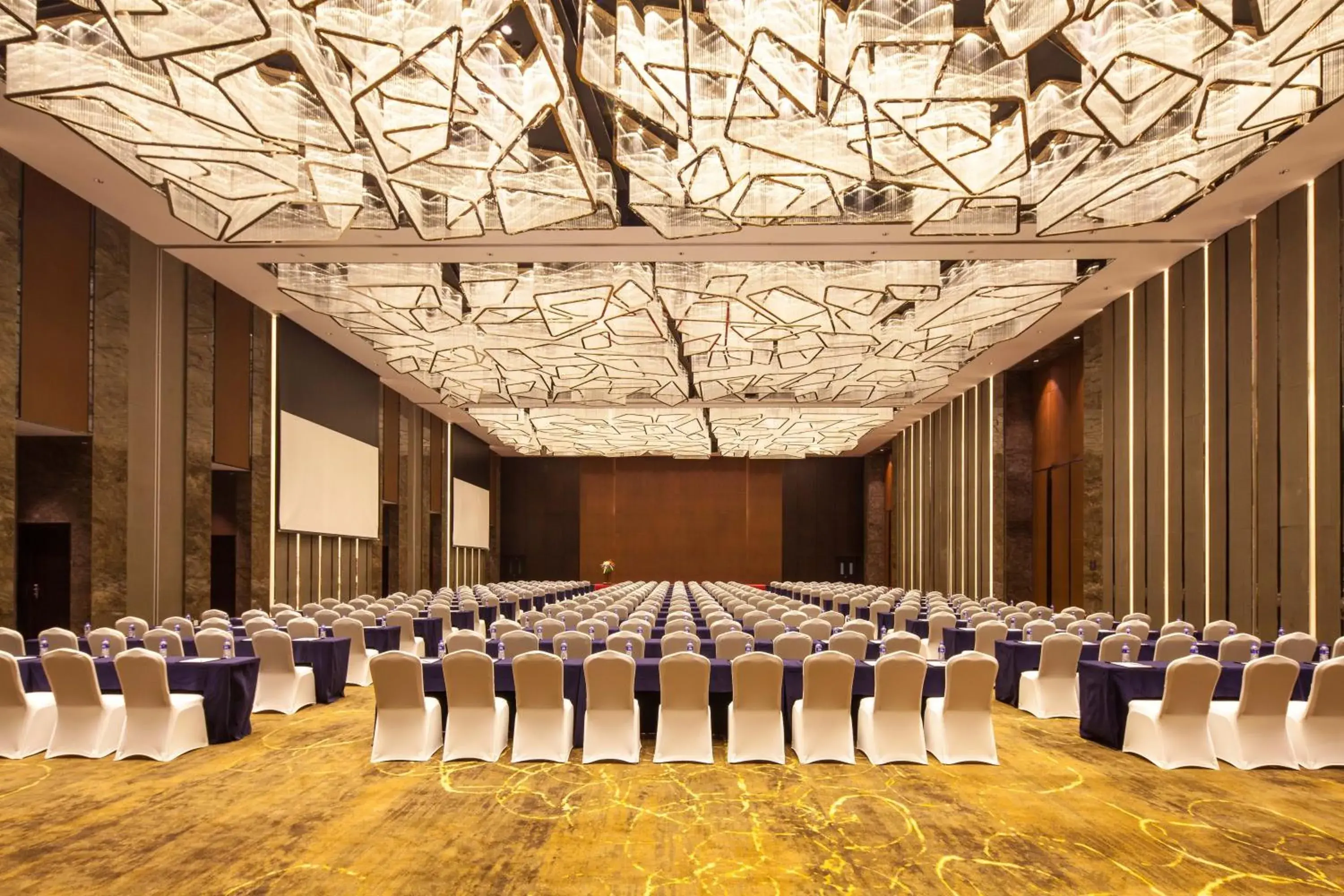 Banquet/Function facilities in Crowne Plaza Kunshan, an IHG Hotel